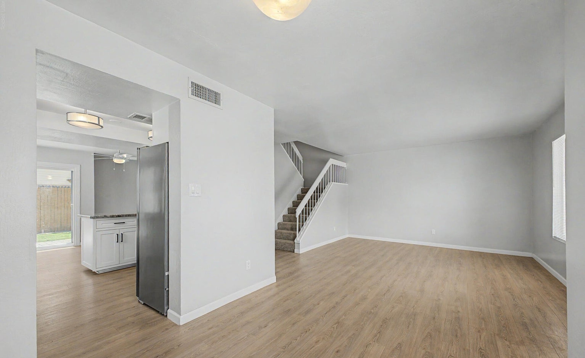  2455 E Broadway Road  Mesa, AZ - 物件實景