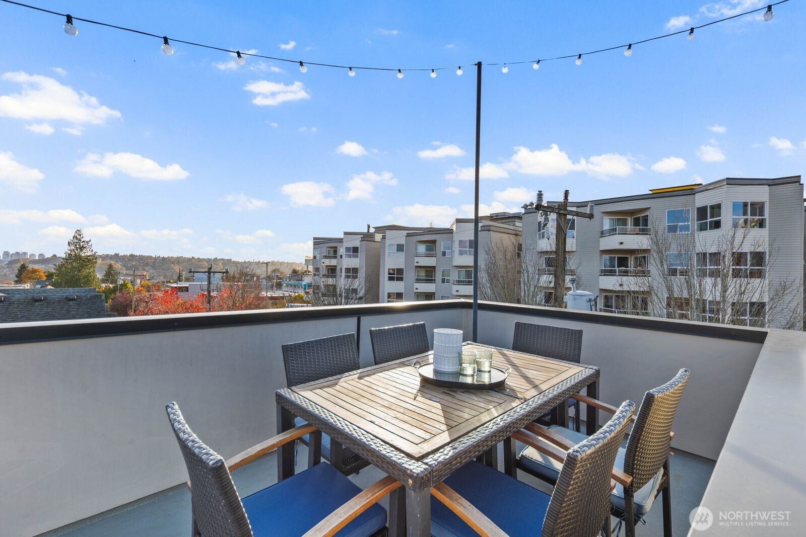 Seattle, Washington, 98103, United States, 3 Bedrooms Bedrooms, ,2 BathroomsBathrooms,Residential,For Sale,1990926