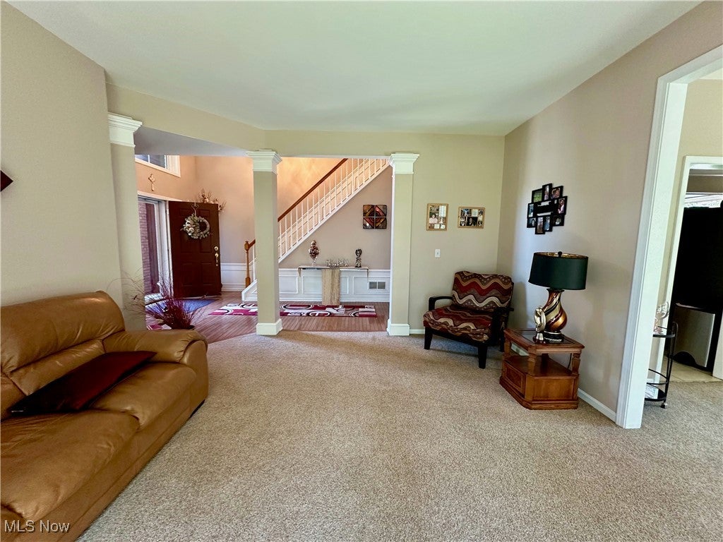 Twinsburg, Ohio, 44087, United States, 4 Bedrooms Bedrooms, ,4 BathroomsBathrooms,Residential,For Sale,1927884