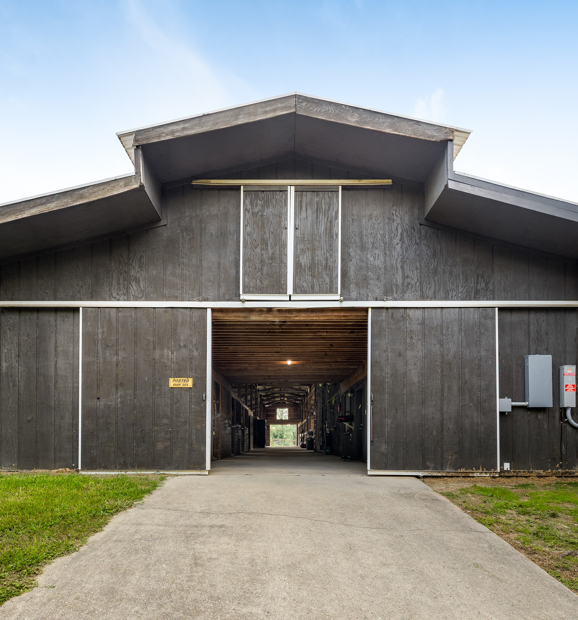  Rare Equestrian Facility with Prestigious Address - 物件實景