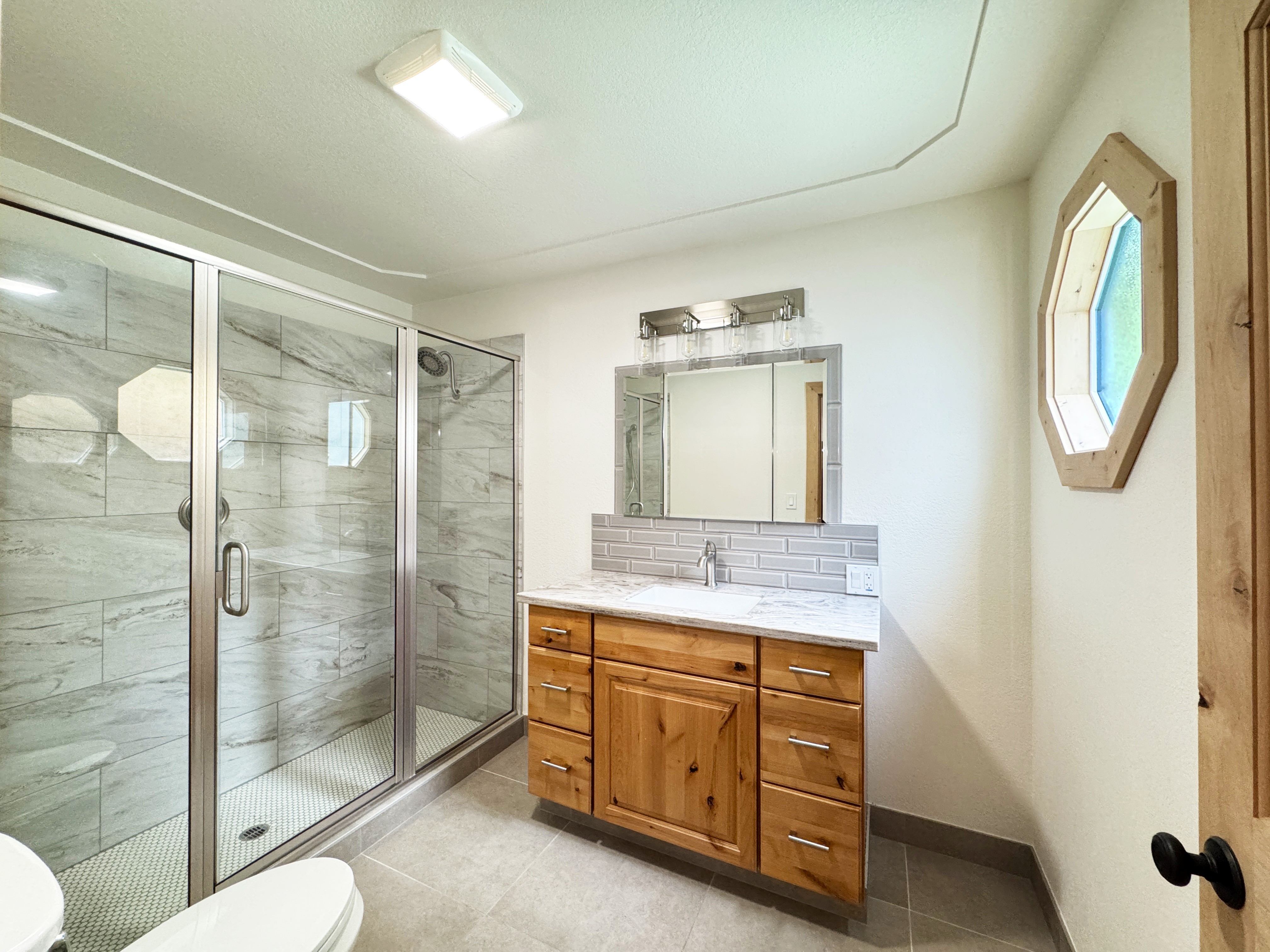 Willits, California, 95490, United States, 2 Bedrooms Bedrooms, ,2 BathroomsBathrooms,Residential,For Sale,1943077