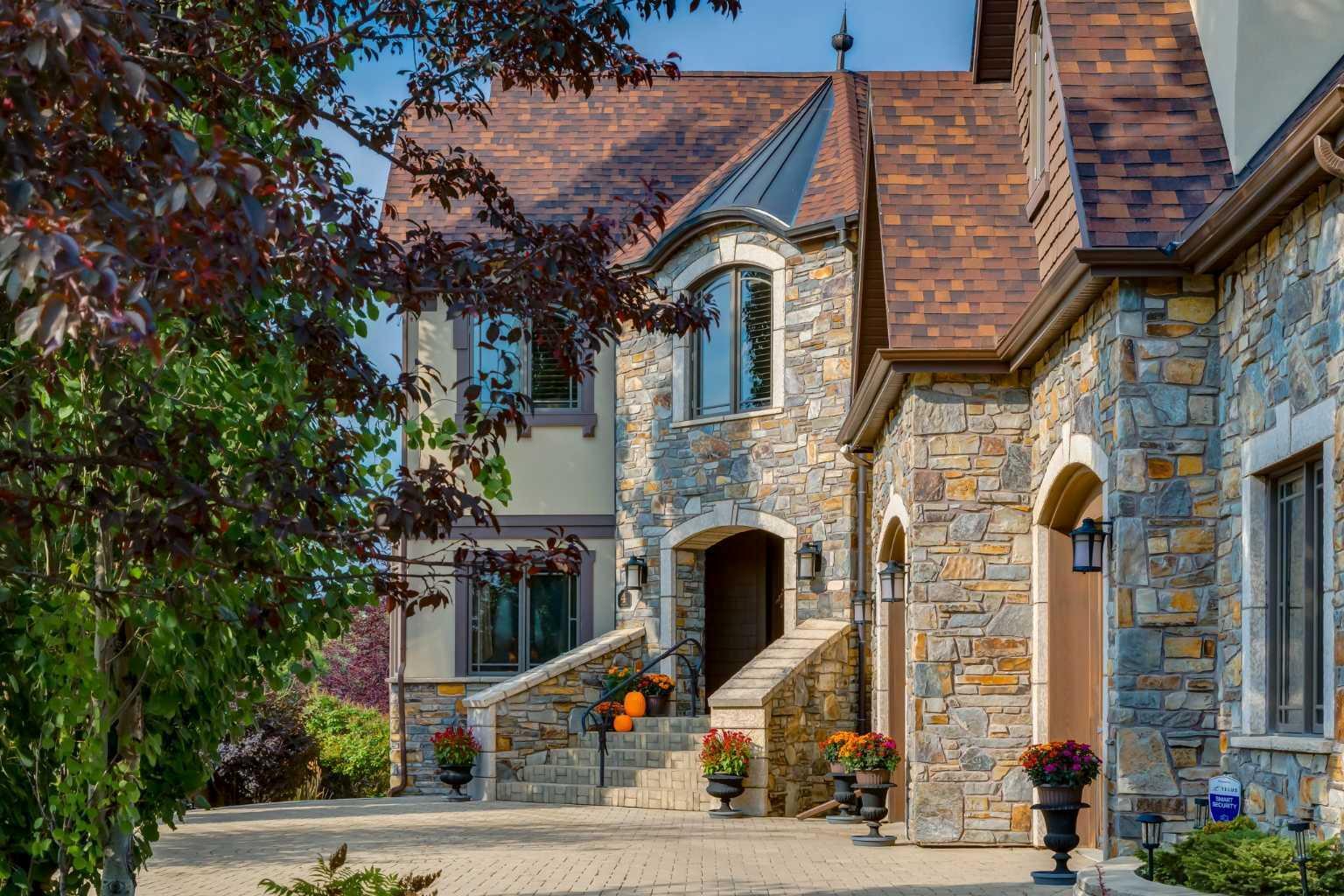 CALGARY, Alberta, T3H 5M3, CA, 5 Bedrooms Bedrooms, ,8 BathroomsBathrooms,Residential,For Sale,1988297