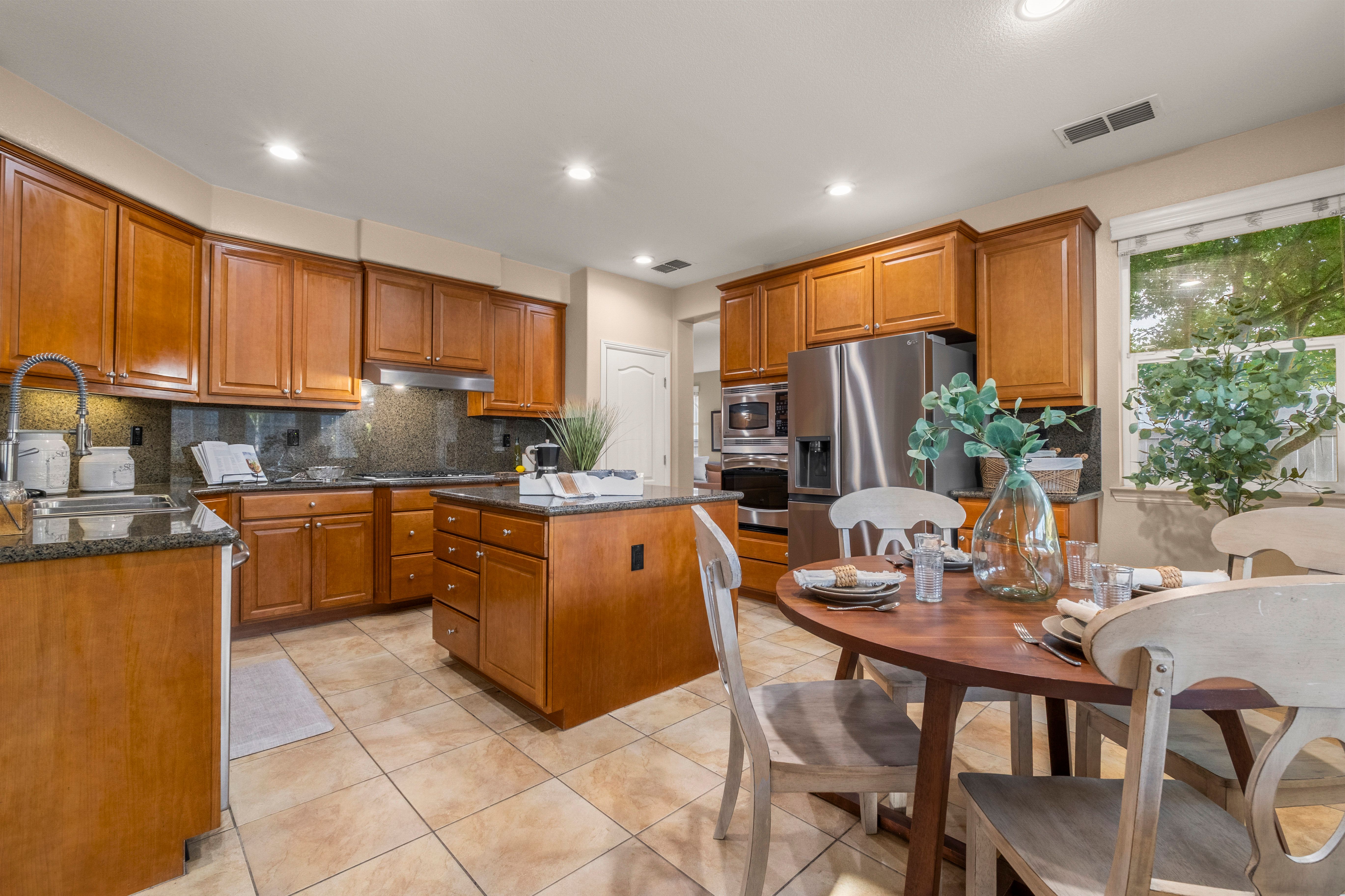  2564 Summerland Way, Roseville, CA 95747 - 物件實景