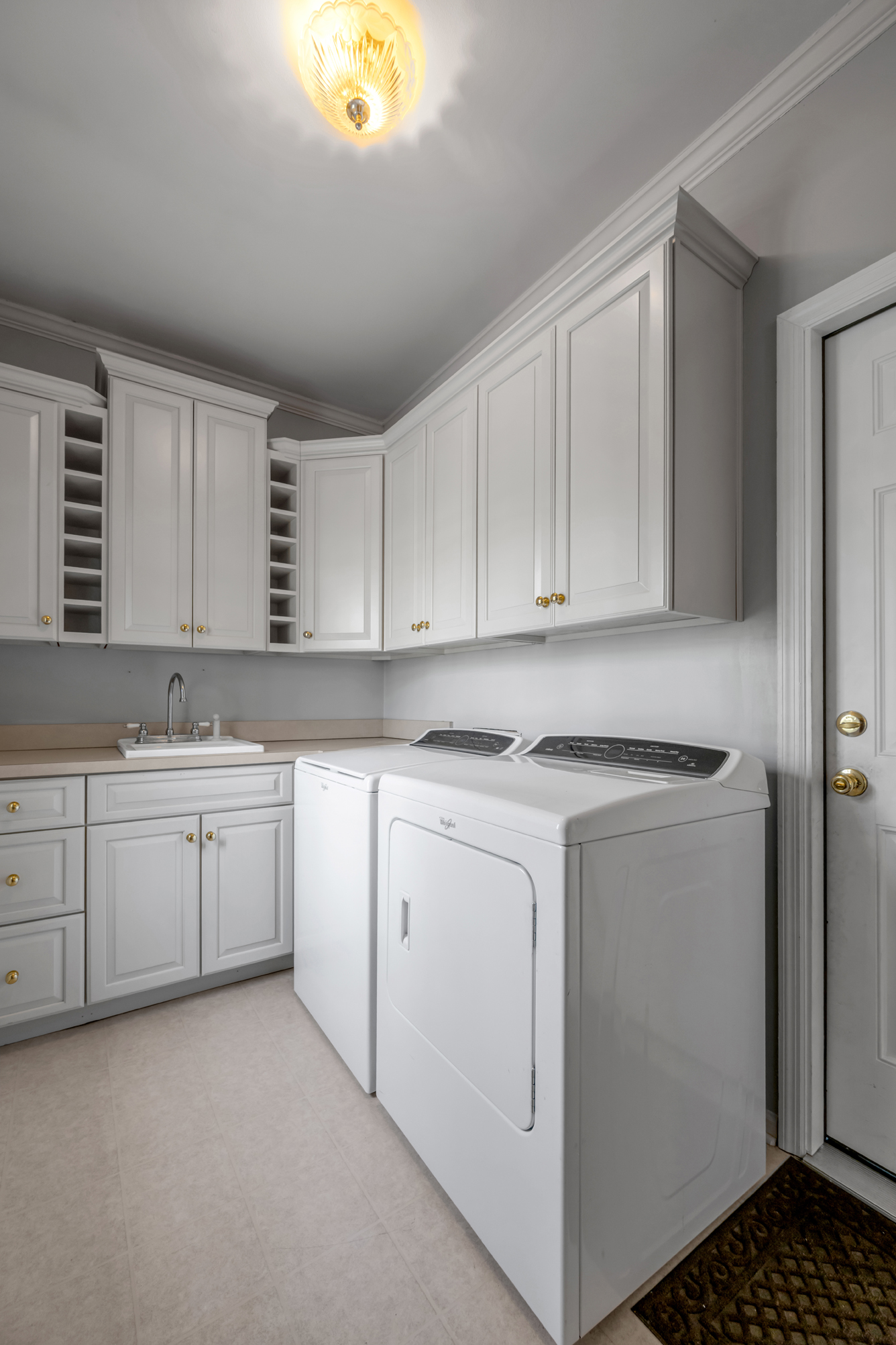  2071 Manor Drive - 物件實景