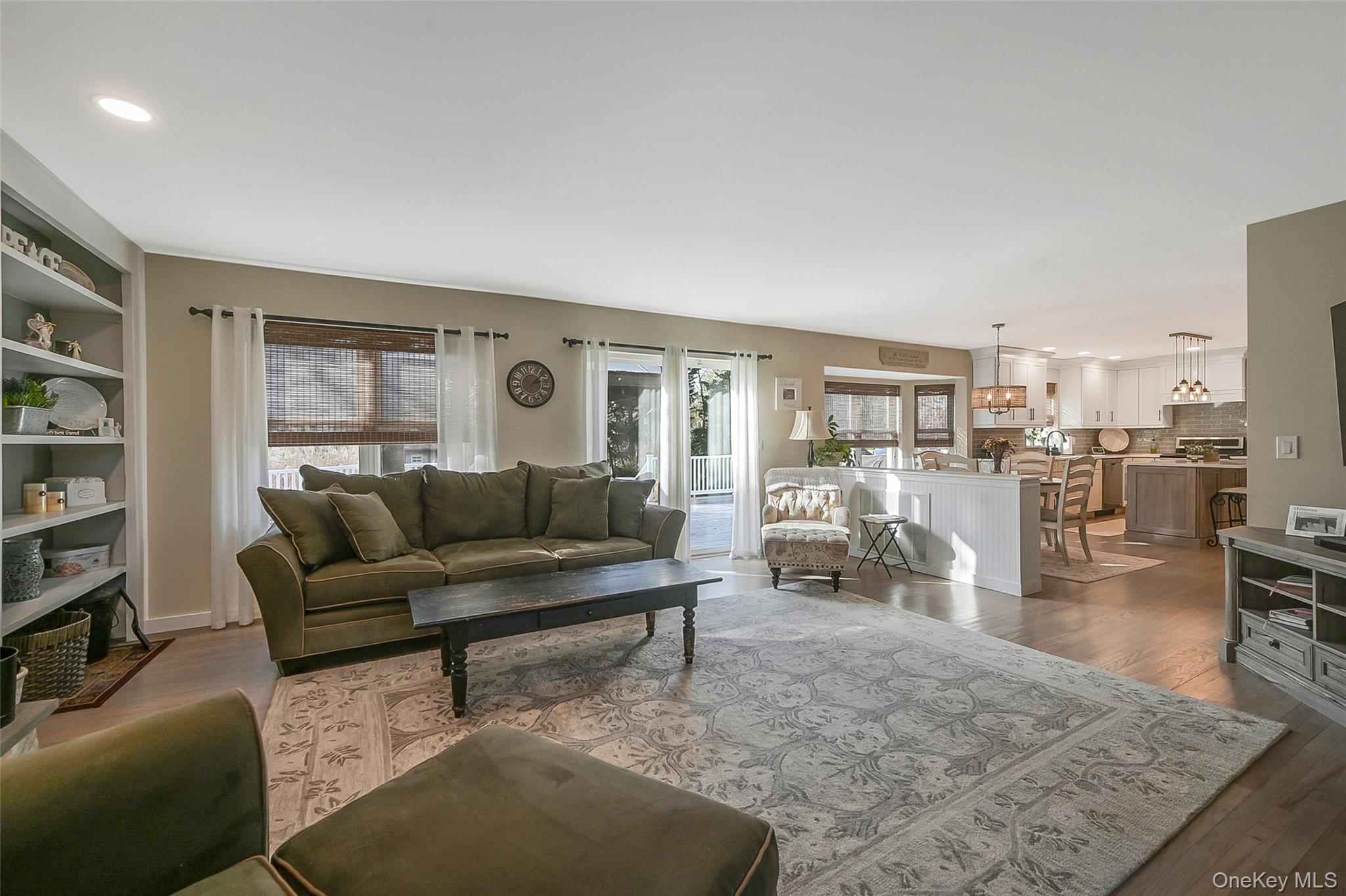 Wading River, New York, 11792, United States, 4 Bedrooms Bedrooms, ,3 BathroomsBathrooms,Residential,For Sale,2002958