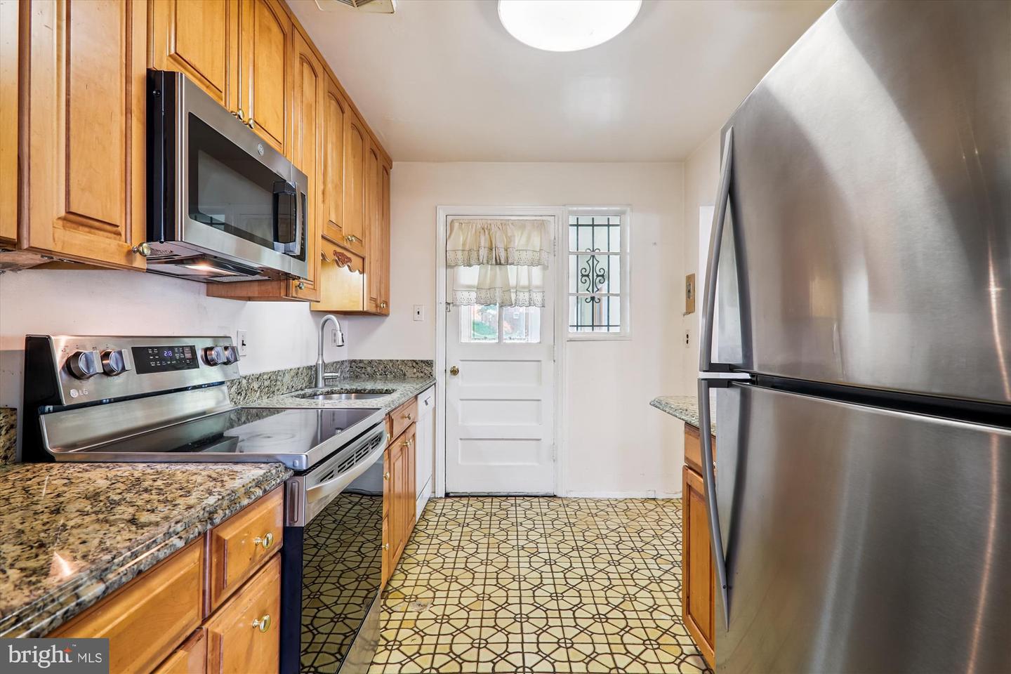 Silver Spring, Maryland, 20903, United States, 4 Bedrooms Bedrooms, ,2 BathroomsBathrooms,Residential,For Sale,1919736