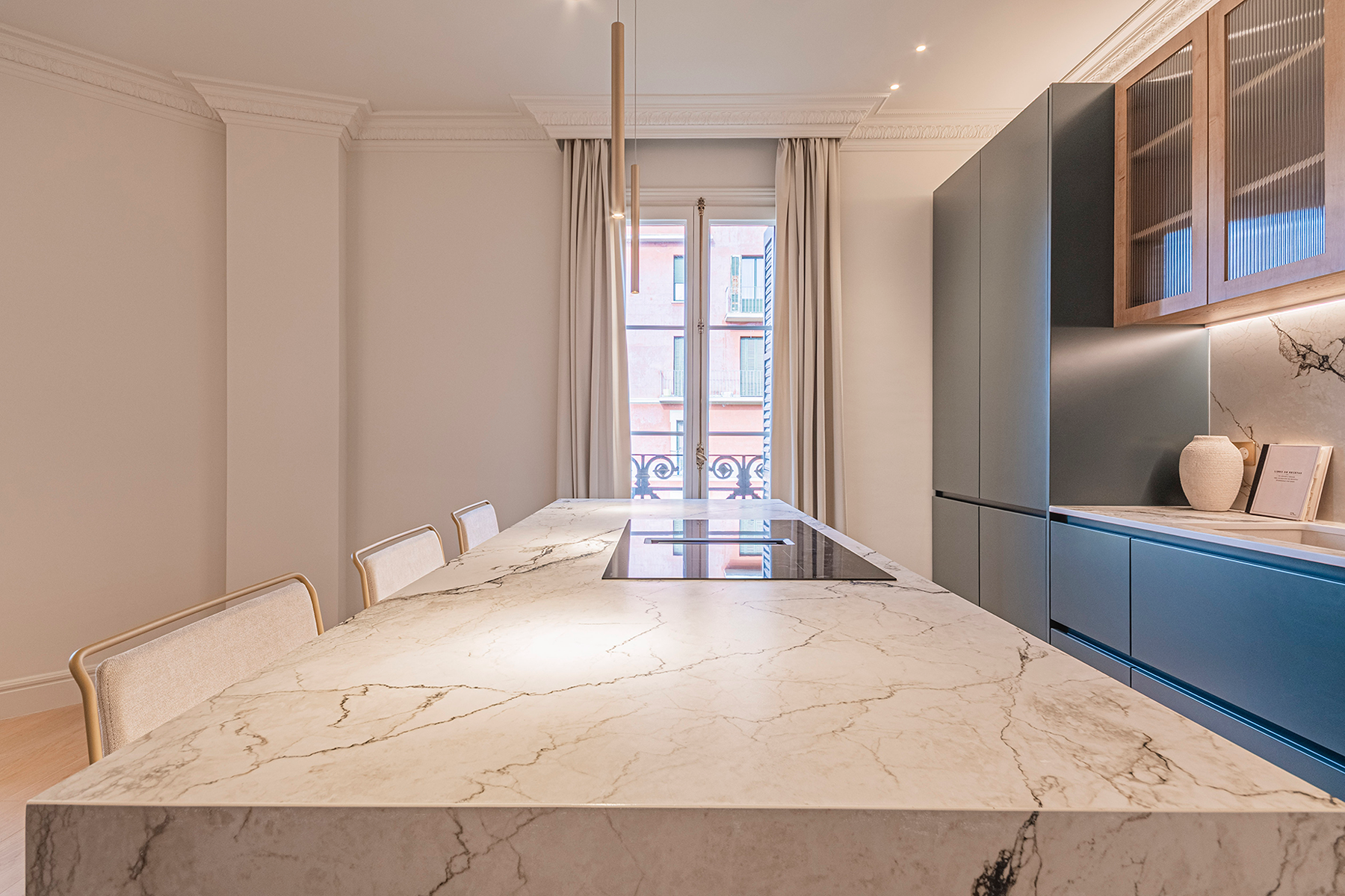  Designer Upper-Floor Apartment with Private Terrace in the Quadrat d’Or - 物件實景