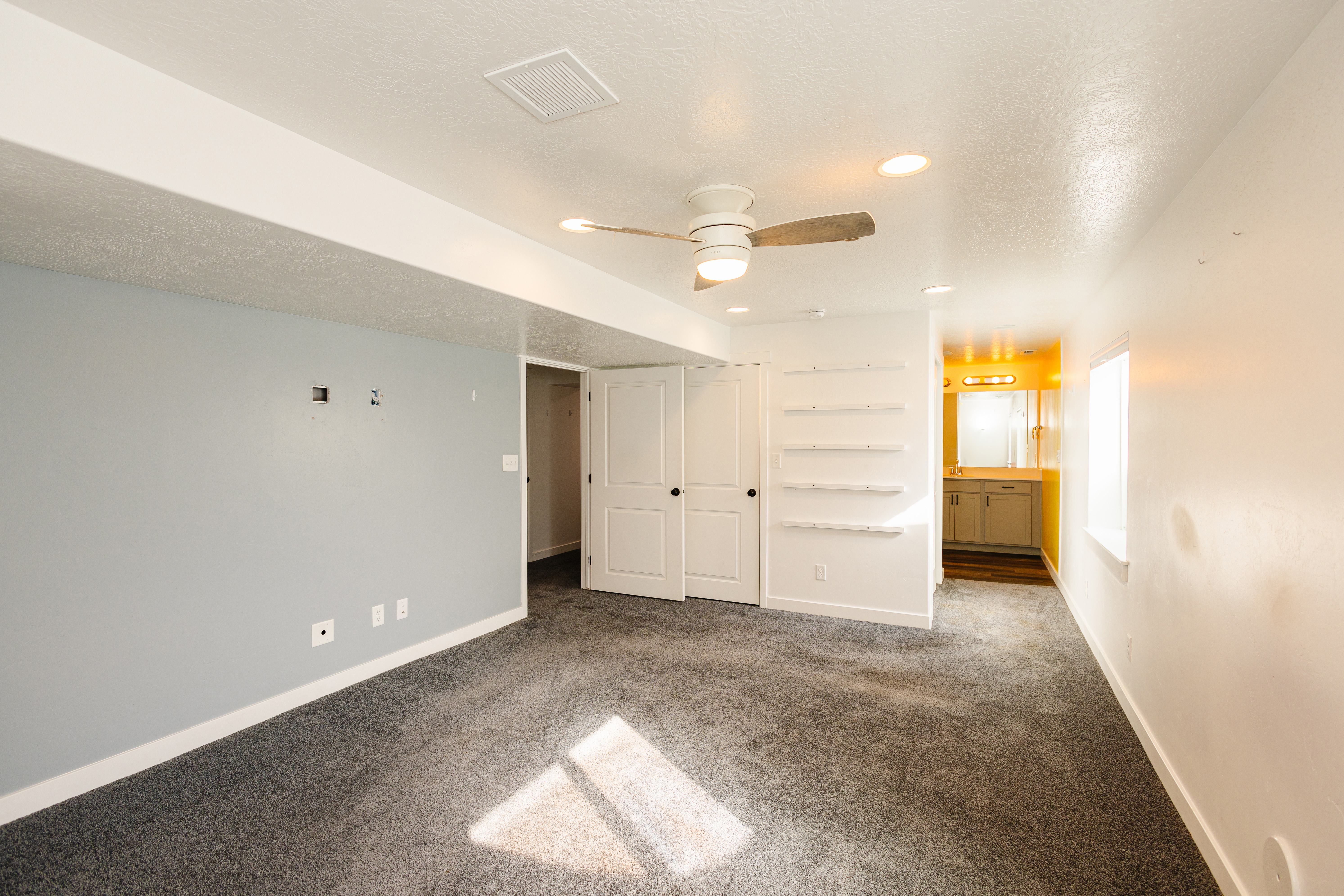 Santaquin, Utah, 84655, United States, 5 Bedrooms Bedrooms, ,5 BathroomsBathrooms,Residential,For Sale,1977423