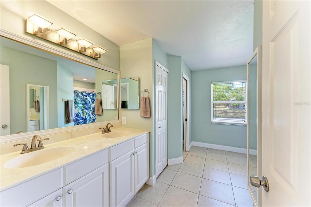 Bradenton, Florida, 34212, United States, 3 Bedrooms Bedrooms, ,2 BathroomsBathrooms,Residential,For Sale,1751964