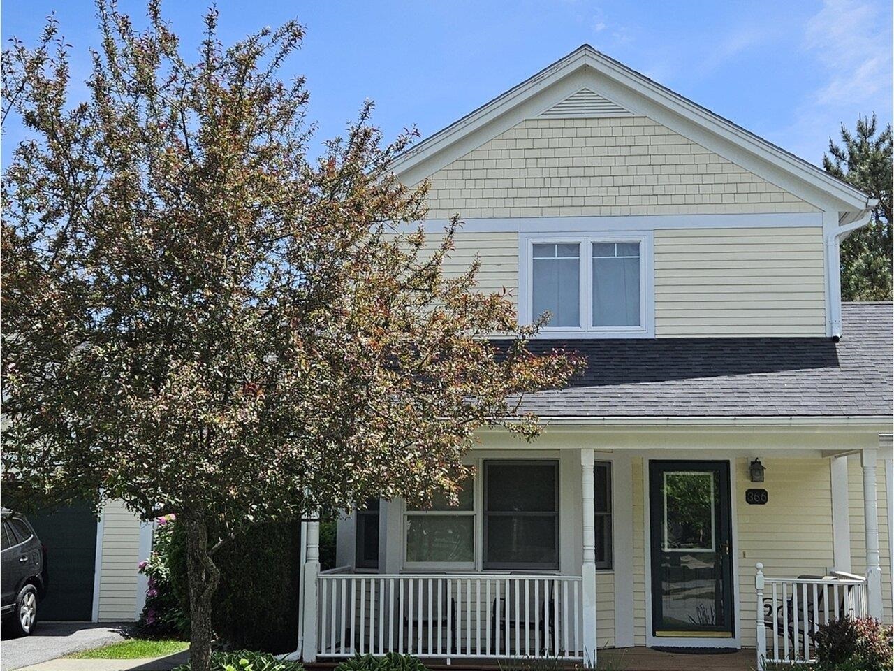 Williston, Vermont, 05495, United States, 2 Bedrooms Bedrooms, ,3 BathroomsBathrooms,Residential,For Sale,1896161