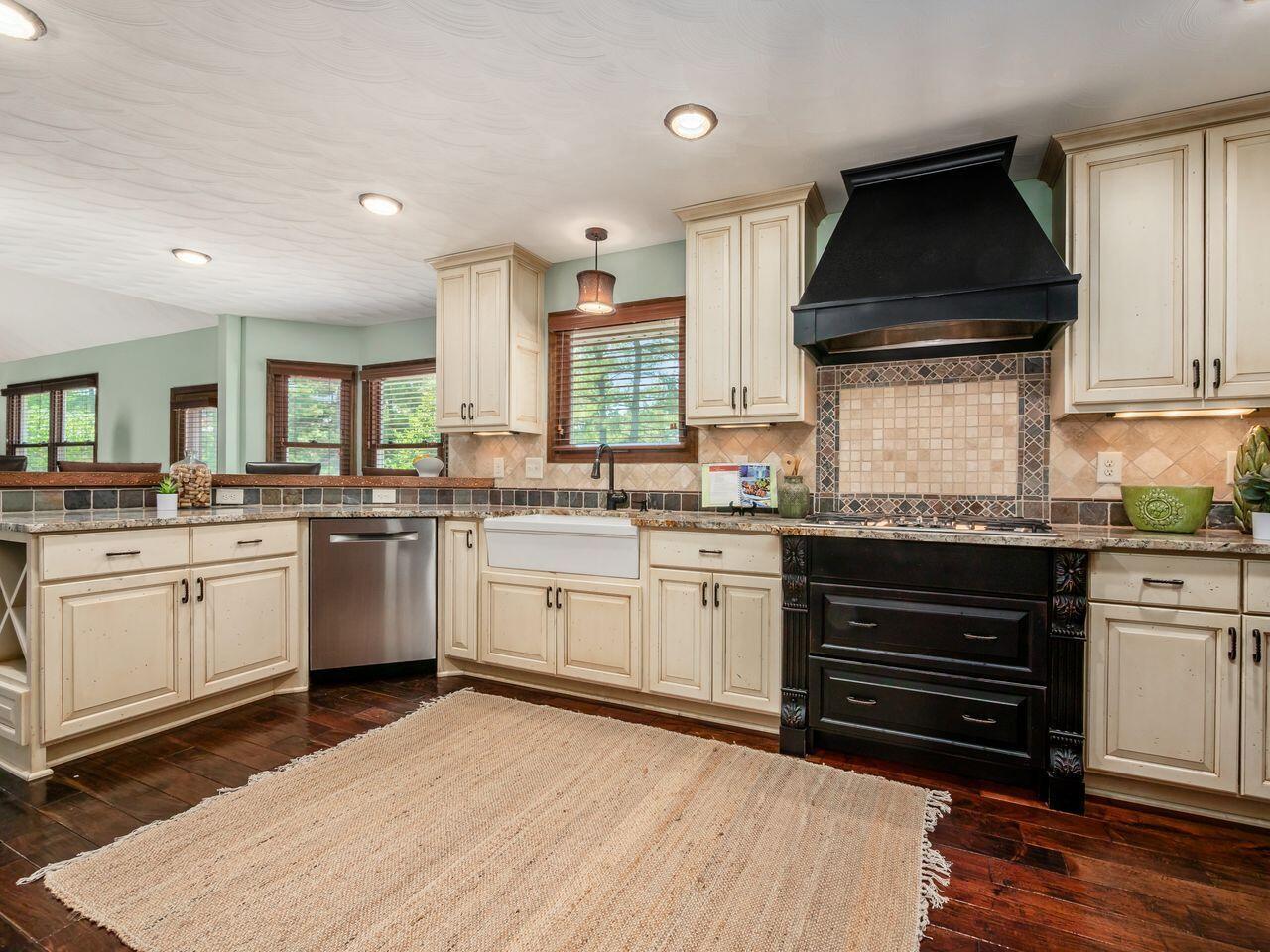 Westerville, Ohio, 43081, United States, 4 Bedrooms Bedrooms, ,3 BathroomsBathrooms,Residential,For Sale,1911058