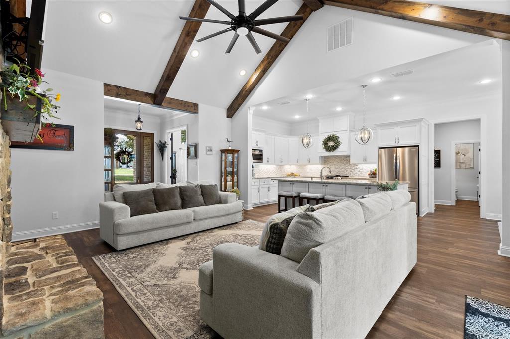 Lindale, Texas, 75771, United States, 4 Bedrooms Bedrooms, ,4 BathroomsBathrooms,Residential,For Sale,1903867