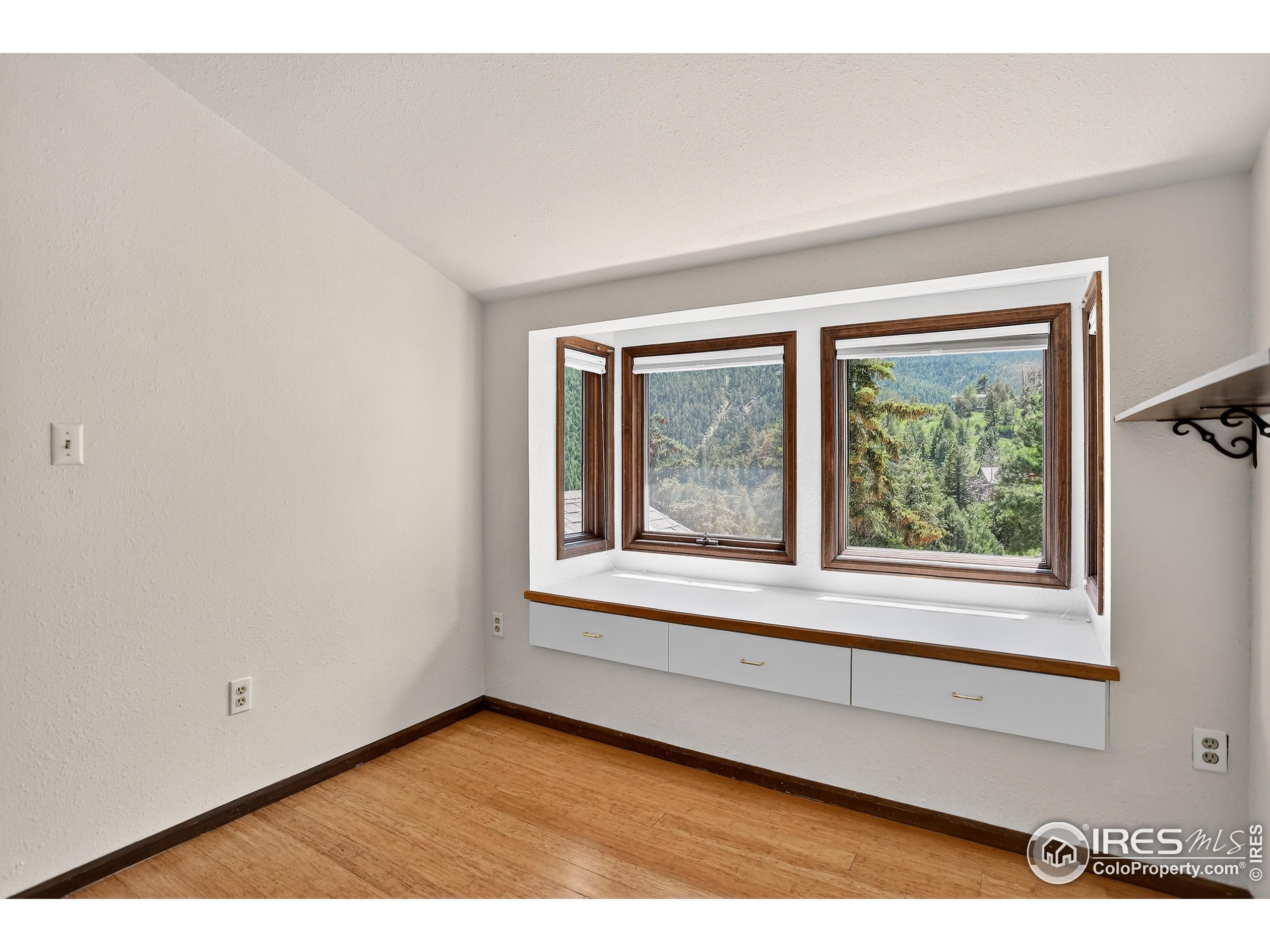 Jamestown, Colorado, 80455, United States, 3 Bedrooms Bedrooms, ,1 BathroomBathrooms,Residential,For Sale,1866377