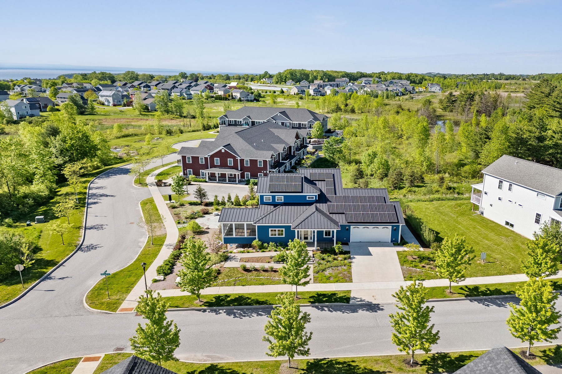  225 Midland Avenue - 物件實景