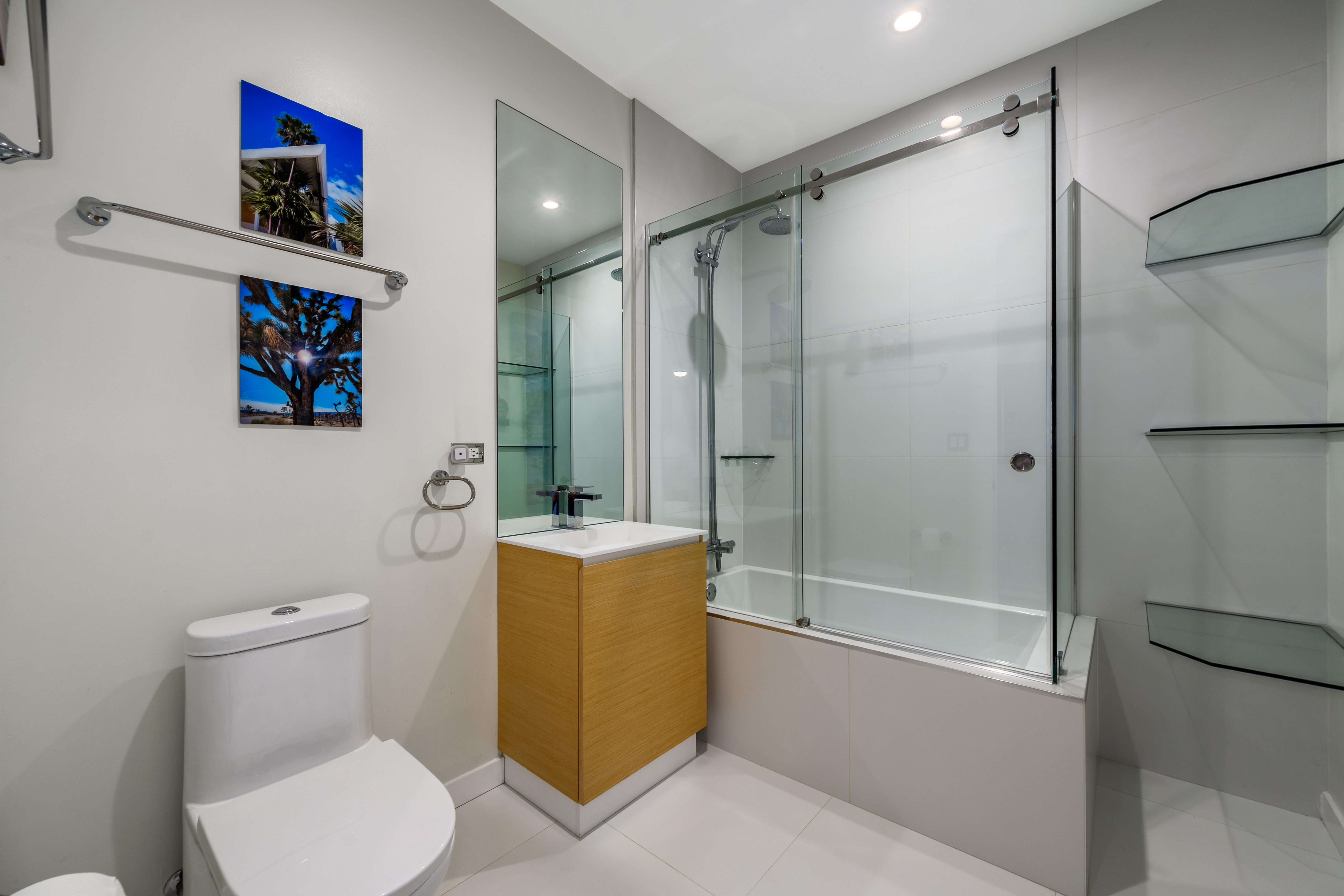  Extra-wide 3-Bedroom, 2-Bath Home - 物件實景