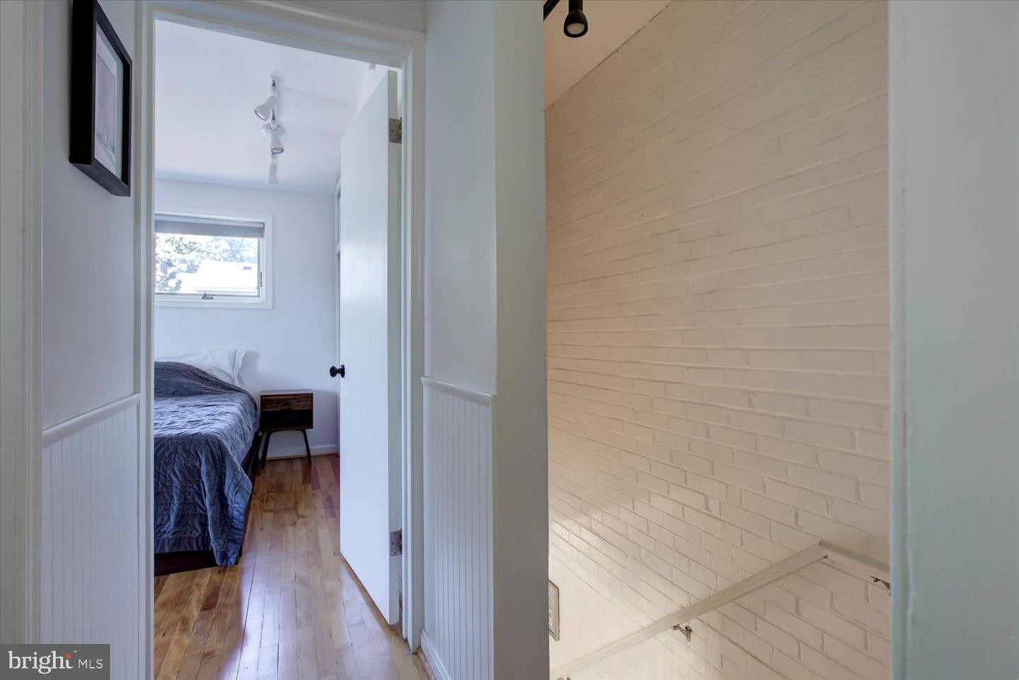 Arlington, Virginia, 22204, United States, 2 Bedrooms Bedrooms, ,1 BathroomBathrooms,Residential,For Sale,1951010