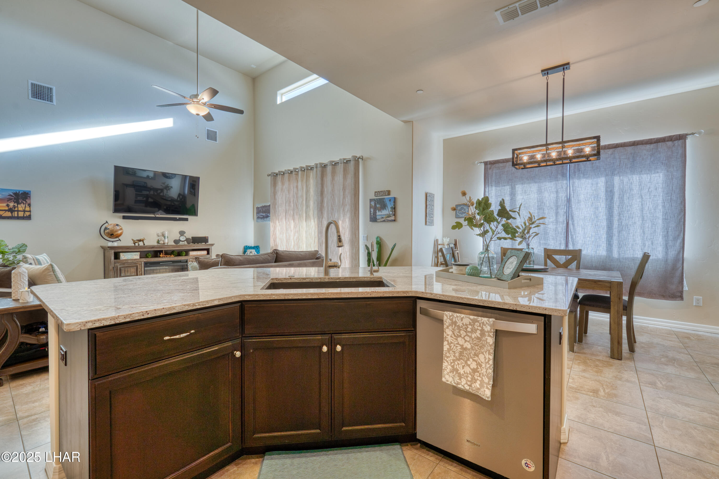 Lake Havasu City, Arizona, 86406, United States, 3 Bedrooms Bedrooms, ,2 BathroomsBathrooms,Residential,For Sale,1994362