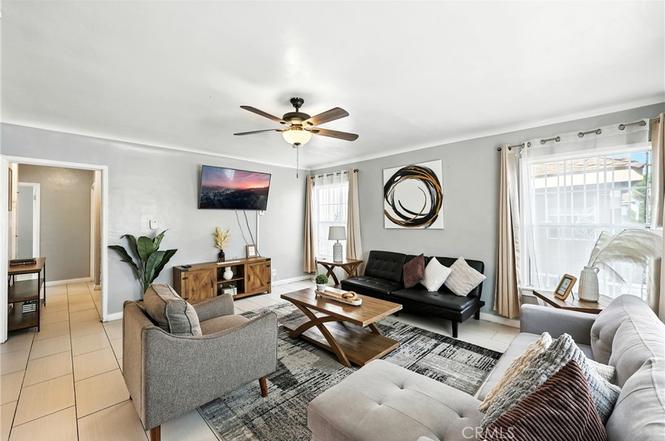 South Gate, California, 90280, United States, 2 Bedrooms Bedrooms, ,1 BathroomBathrooms,Residential,For Sale,1942759