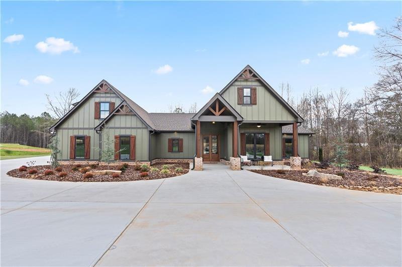 Carrollton, Georgia, 30116, United States, 5 Bedrooms Bedrooms, ,4 BathroomsBathrooms,Residential,For Sale,1998185