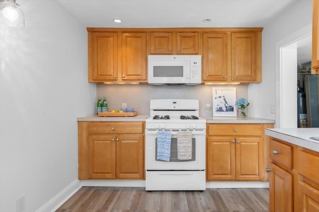 Hull, Massachusetts, 02045, United States, 4 Bedrooms Bedrooms, ,1 BathroomBathrooms,Residential,For Sale,1919766