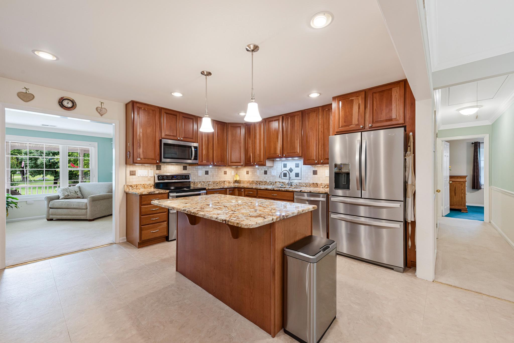 Bowie, Maryland, 20716, United States, 4 Bedrooms Bedrooms, ,2 BathroomsBathrooms,Residential,For Sale,2048193