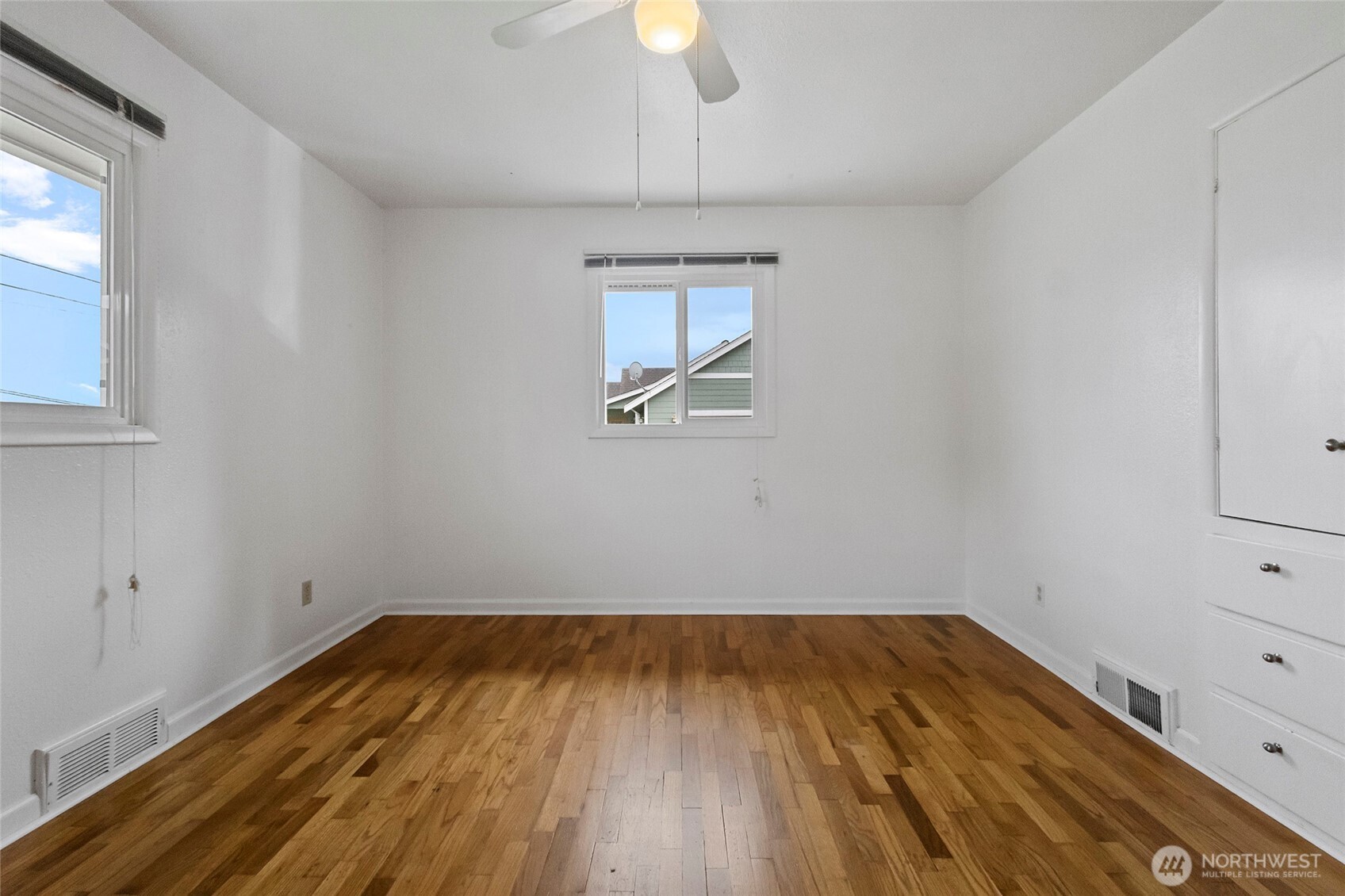 Ferndale, Washington, 98248, United States, 6 Bedrooms Bedrooms, ,2 BathroomsBathrooms,Residential,For Sale,1921640