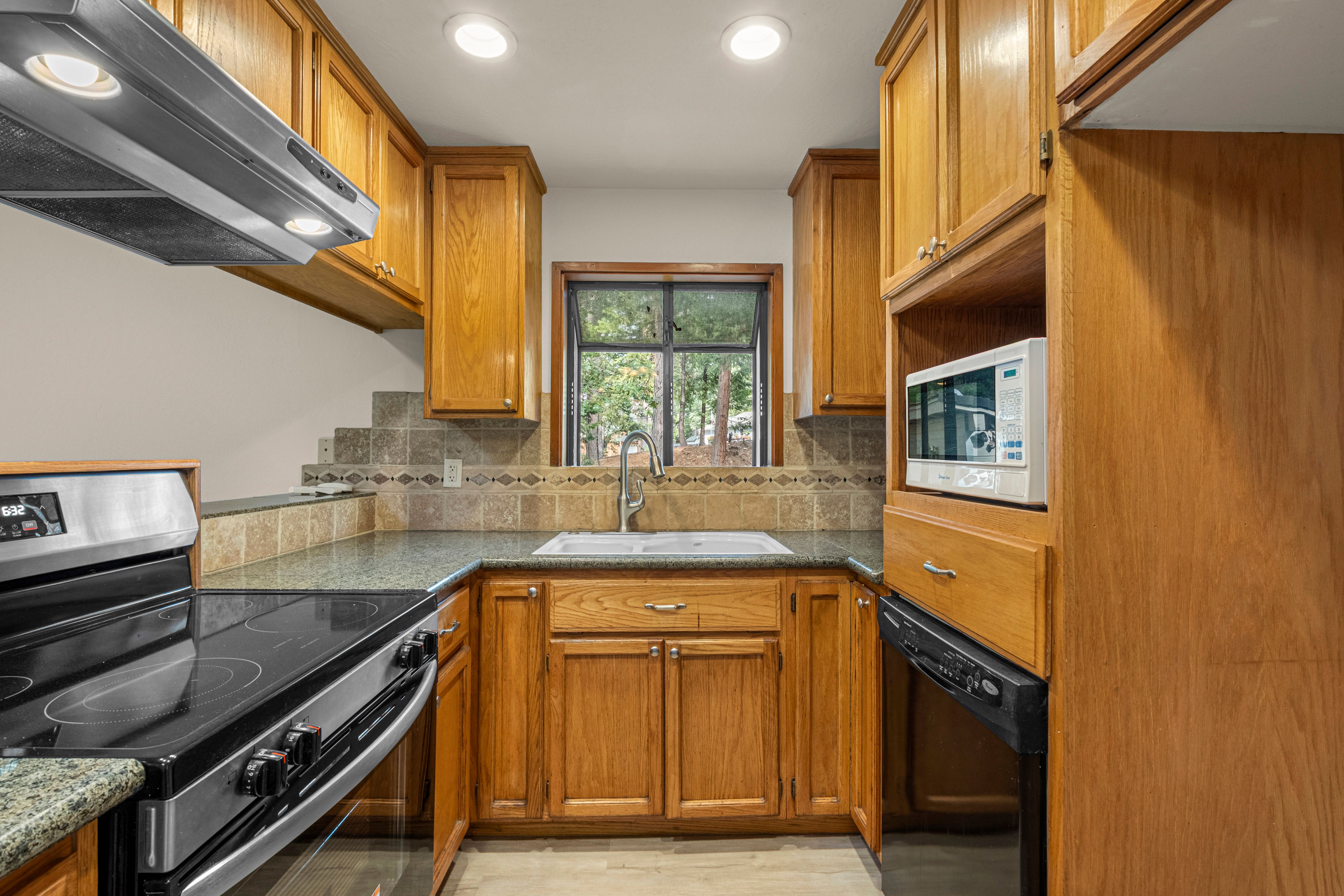  5648 Sierra Springs Drive, Pollock Pines, CA 95726 - 物件實景
