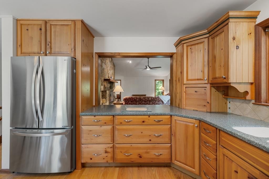 Hayesville, North Carolina, 28904, United States, 4 Bedrooms Bedrooms, ,3 BathroomsBathrooms,Residential,For Sale,1983096