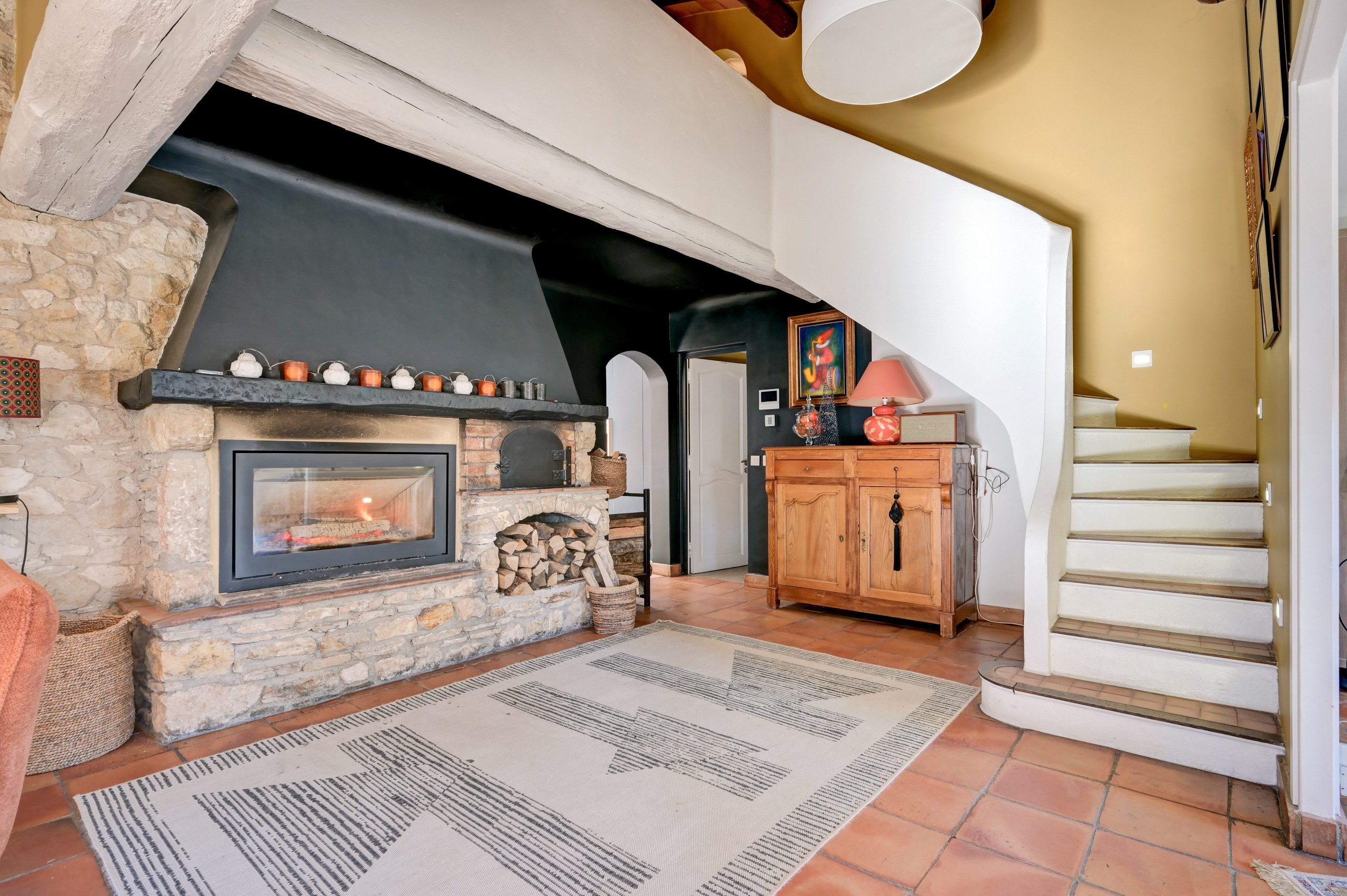  200 sqm Family Home on 6,256 sqm of Land – Close to Aix-en-Provence - 物件實景