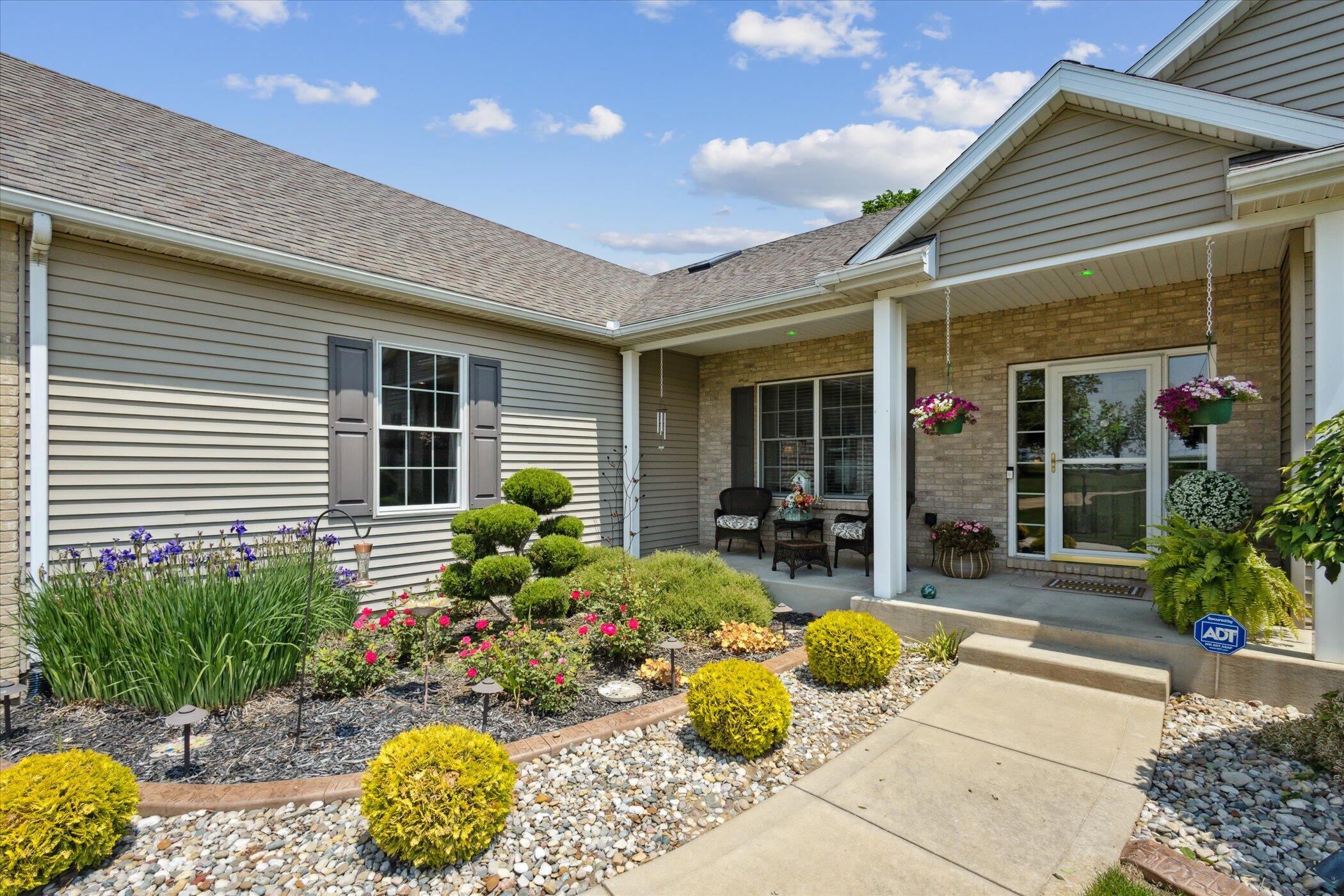 Edwardsburg, Michigan, 49112, United States, 4 Bedrooms Bedrooms, ,4 BathroomsBathrooms,Residential,For Sale,1989598