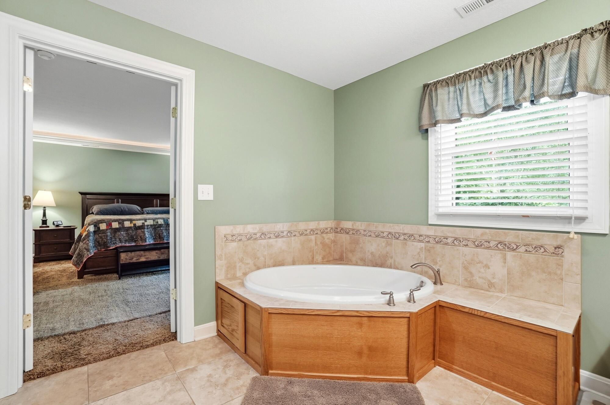 Troy, Ohio, 45373, United States, 3 Bedrooms Bedrooms, ,3 BathroomsBathrooms,Residential,For Sale,1970400