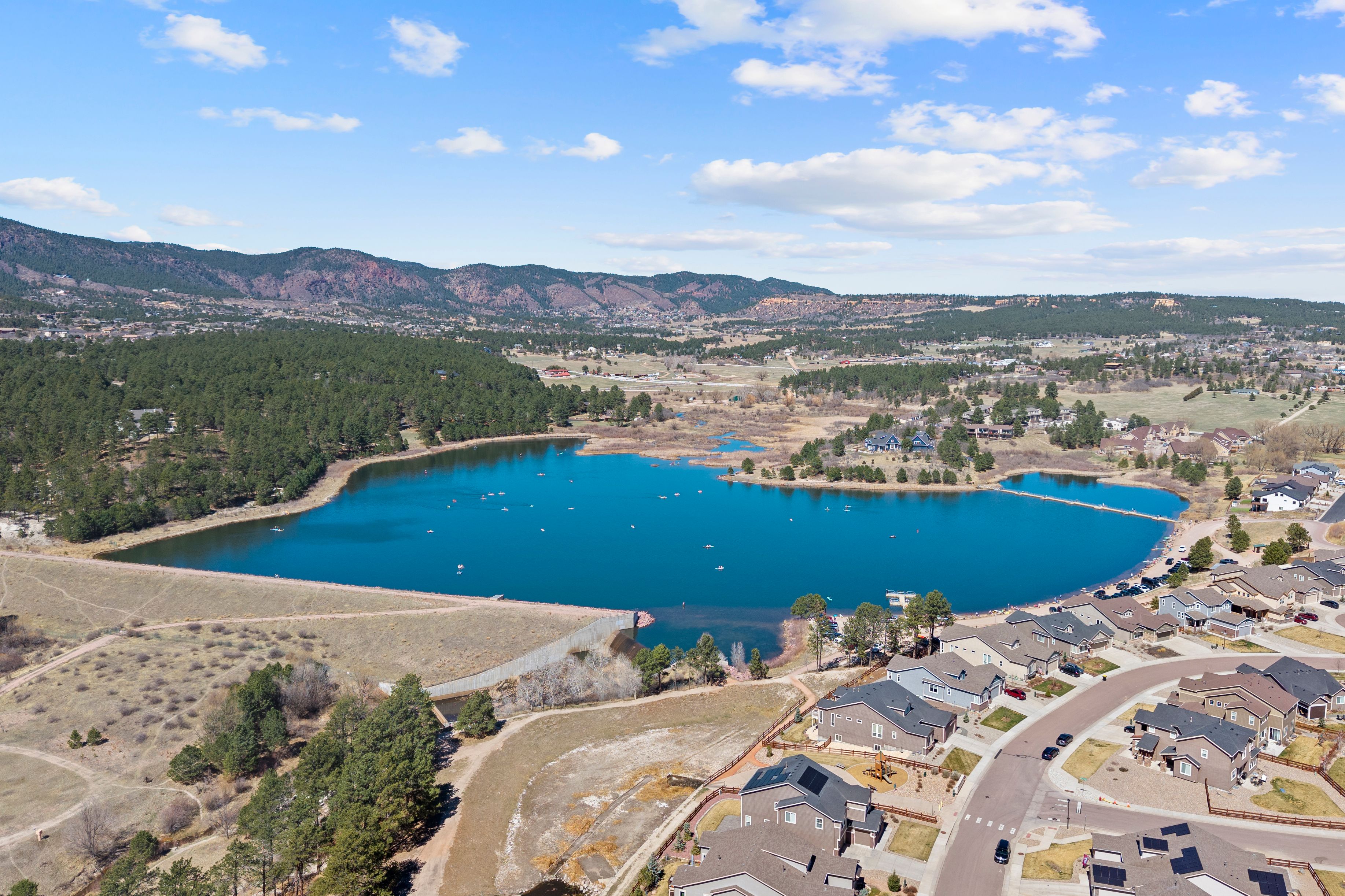  Open, Spacious, Upgraded, Walkout Rancher is Meticulous and with Views - 物件實景