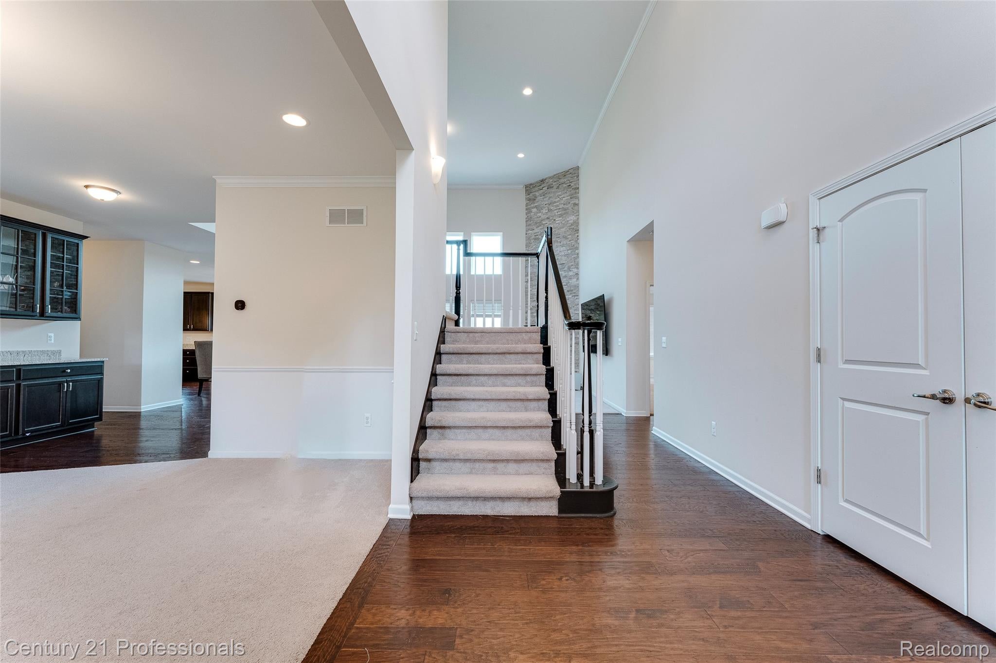 Canton, Michigan, 48187, United States, 5 Bedrooms Bedrooms, ,6 BathroomsBathrooms,Residential,For Sale,1908049