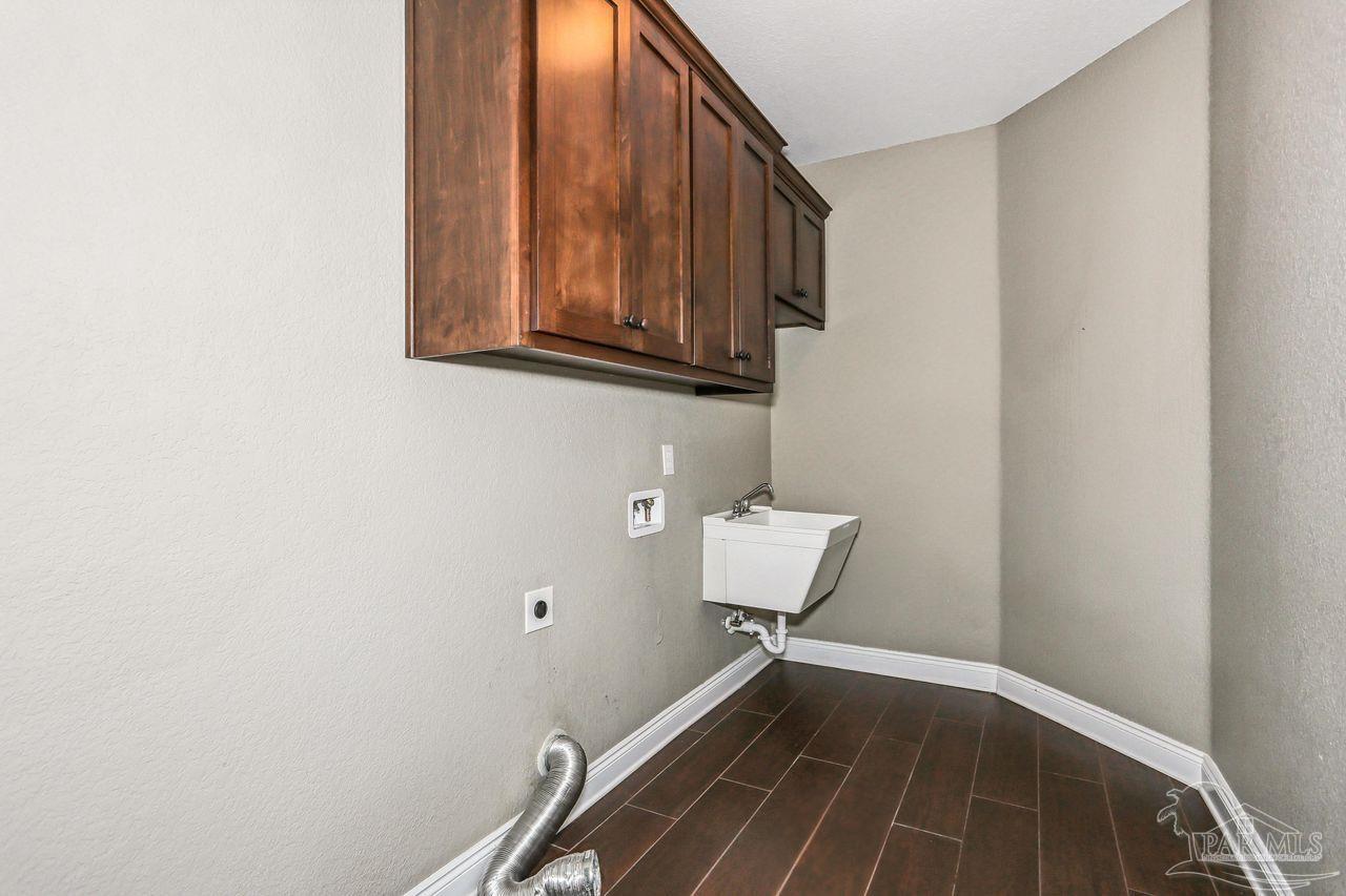 Pace, Florida, 32571, United States, 5 Bedrooms Bedrooms, ,4 BathroomsBathrooms,Residential,For Sale,1941978