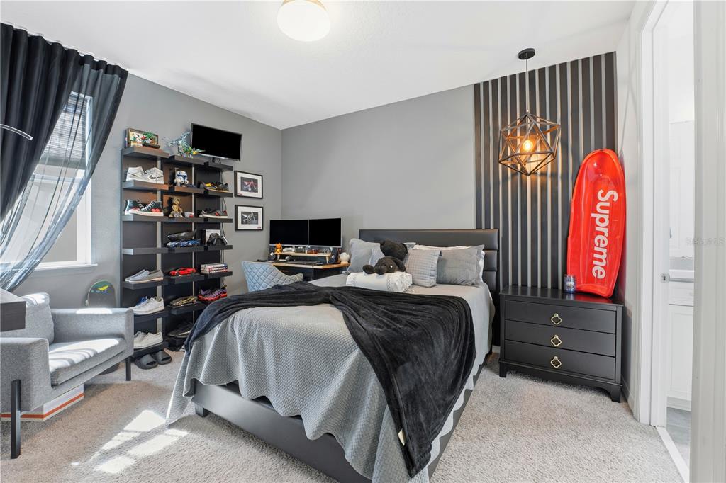 Winter Garden, Florida, 34787, United States, 5 Bedrooms Bedrooms, ,5 BathroomsBathrooms,Residential,For Sale,1987949