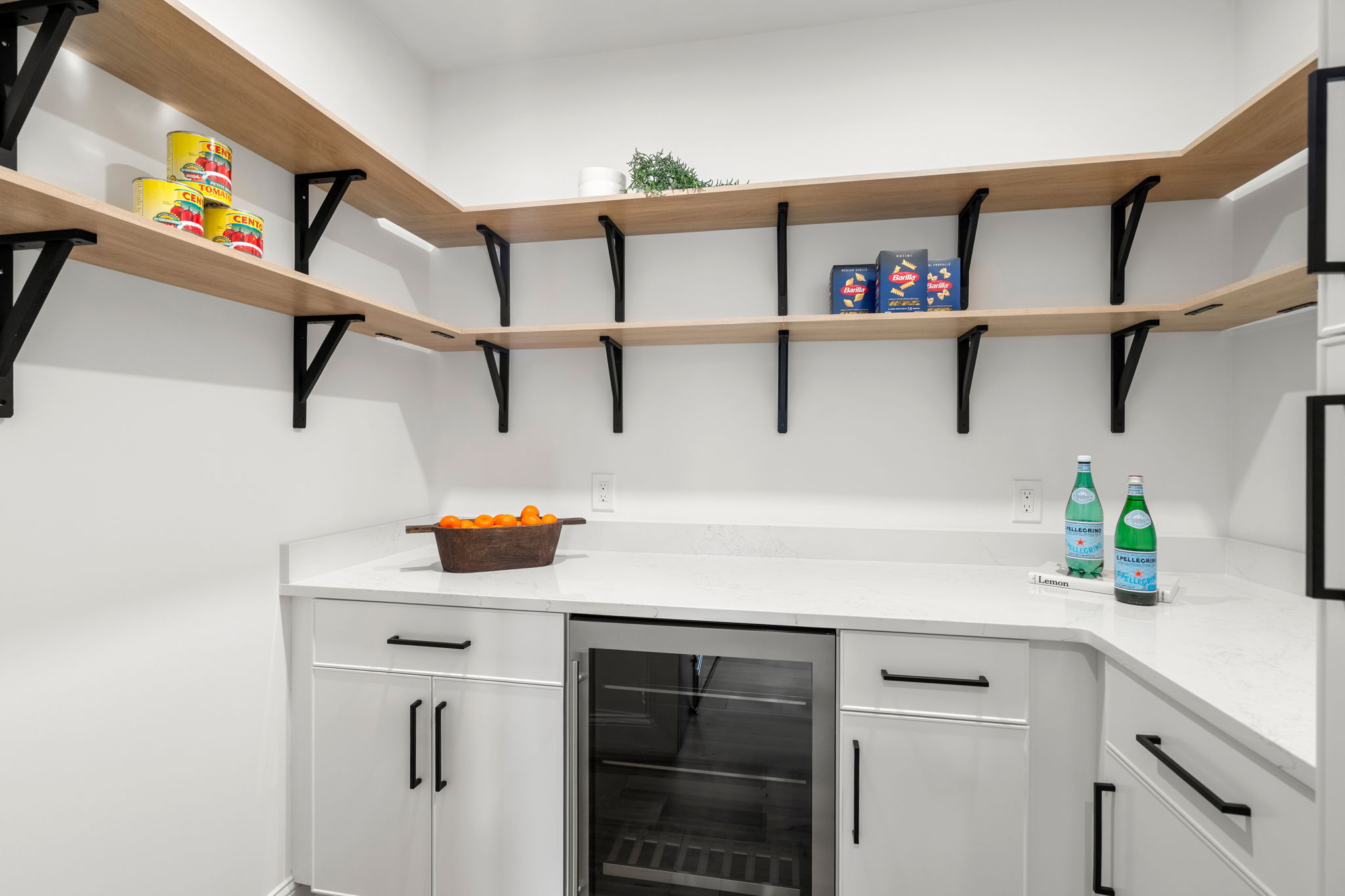  68 Barnard Avenue, Watertown, MA, 02472 - 物件實景