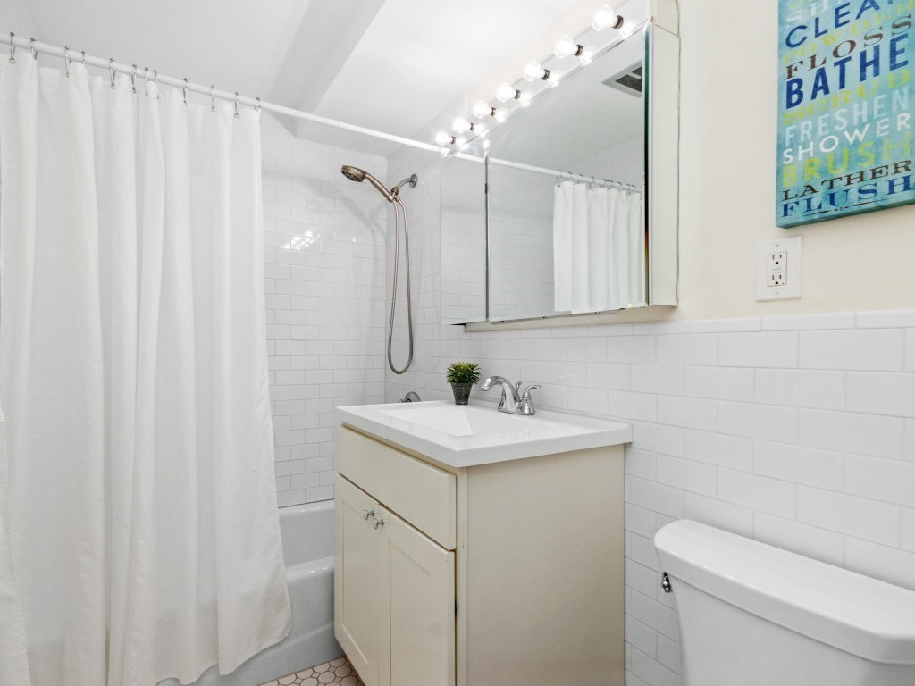Brookline, Massachusetts, 02445, United States, 1 Bedroom Bedrooms, ,1 BathroomBathrooms,Residential,For Sale,1934572
