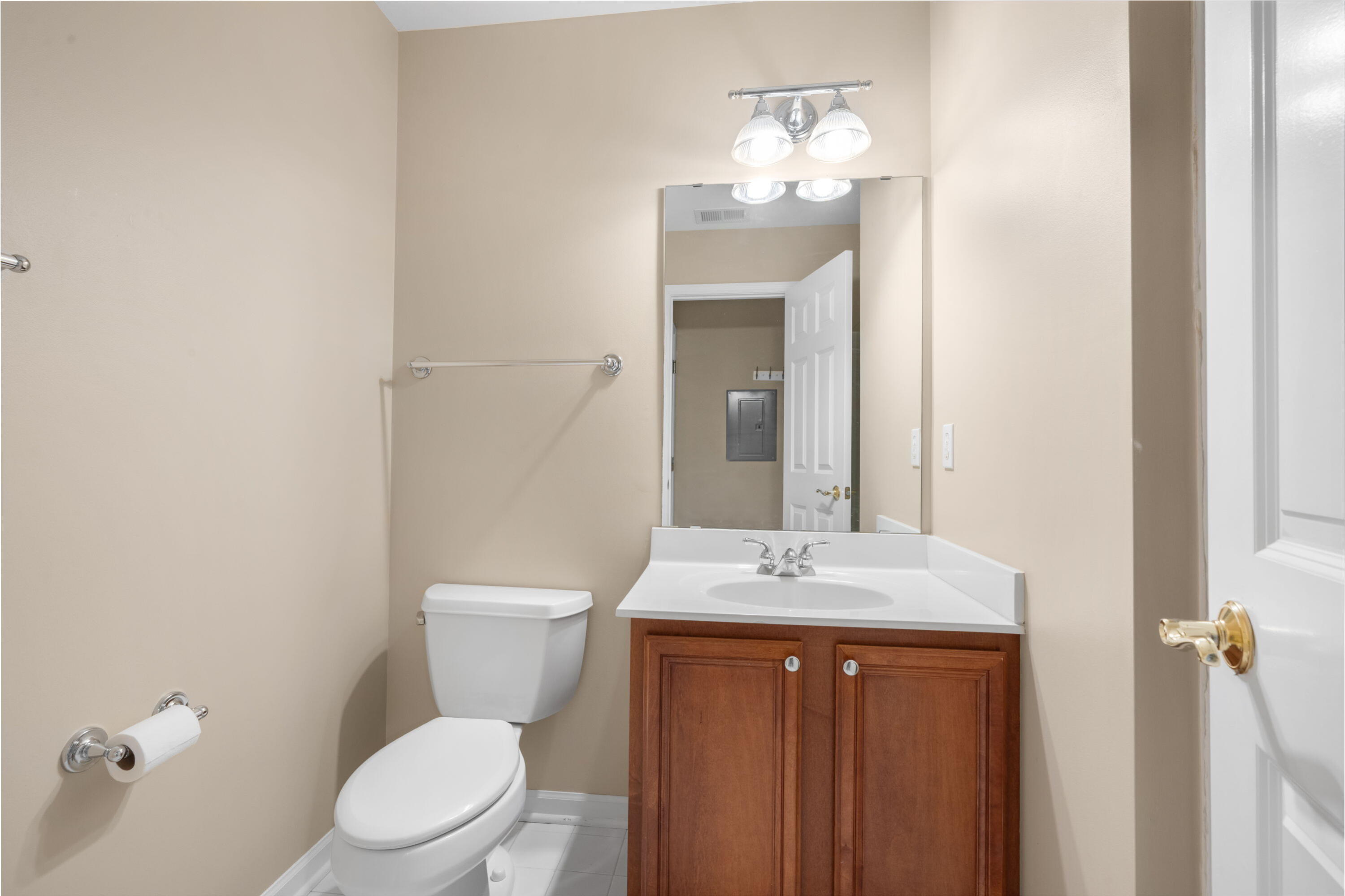 Kenosha, Wisconsin, 53140, United States, 3 Bedrooms Bedrooms, ,3 BathroomsBathrooms,Residential,For Sale,1985351