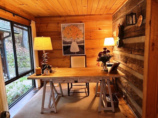 West Jefferson, North Carolina, 28694, United States, 2 Bedrooms Bedrooms, ,2 BathroomsBathrooms,Residential,For Sale,1986104