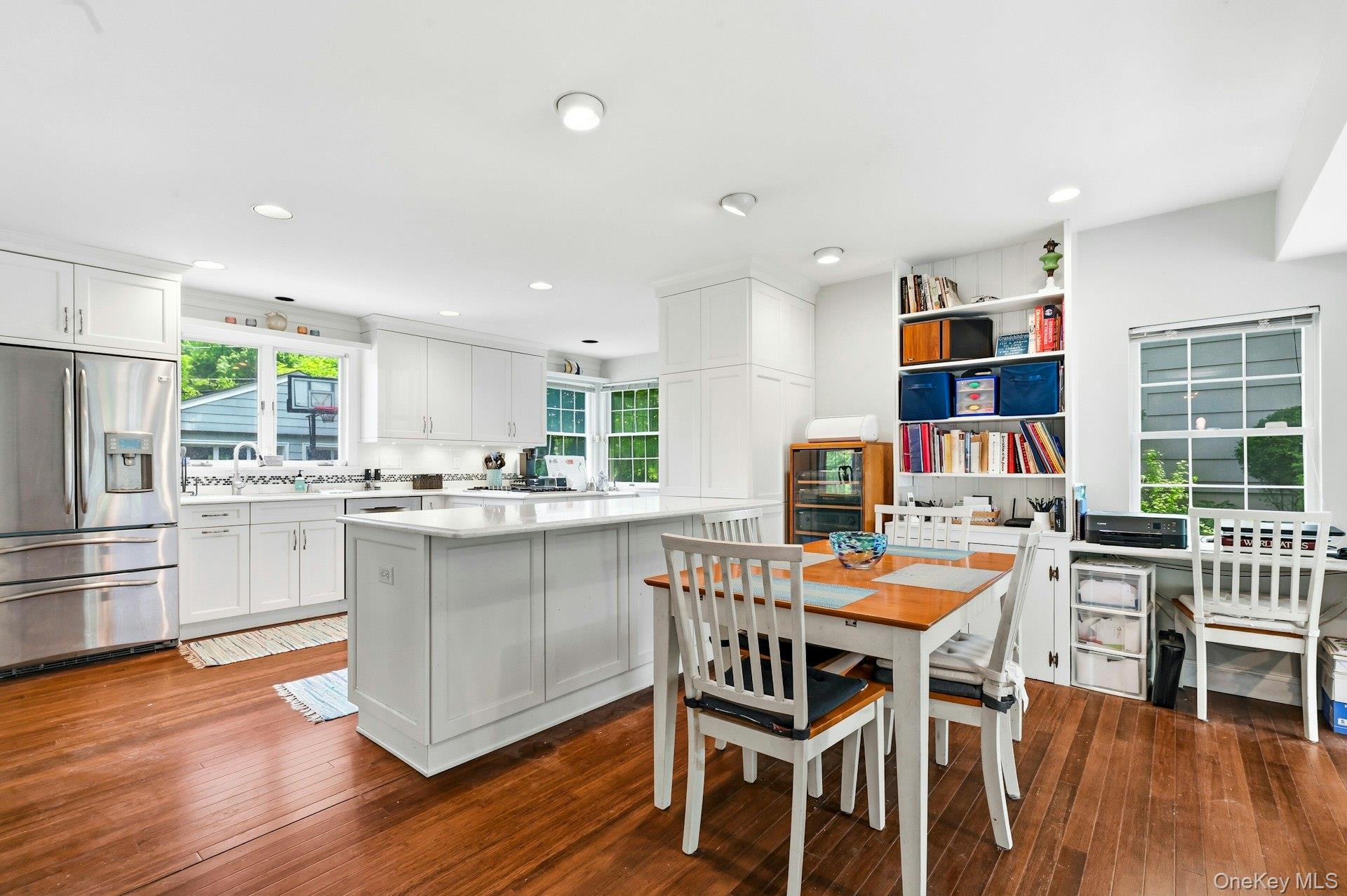  17 Monfort Road, Port Washington, NY, 11050 - 物件實景
