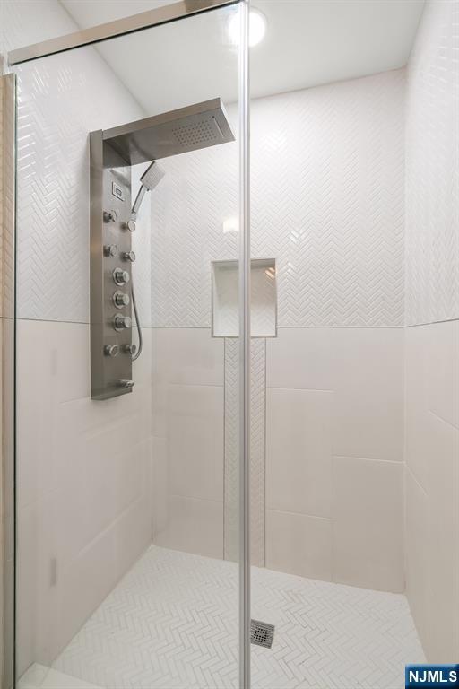 Weehawken, New Jersey, 07086, United States, 2 Bedrooms Bedrooms, ,2 BathroomsBathrooms,Residential,For Sale,1840362