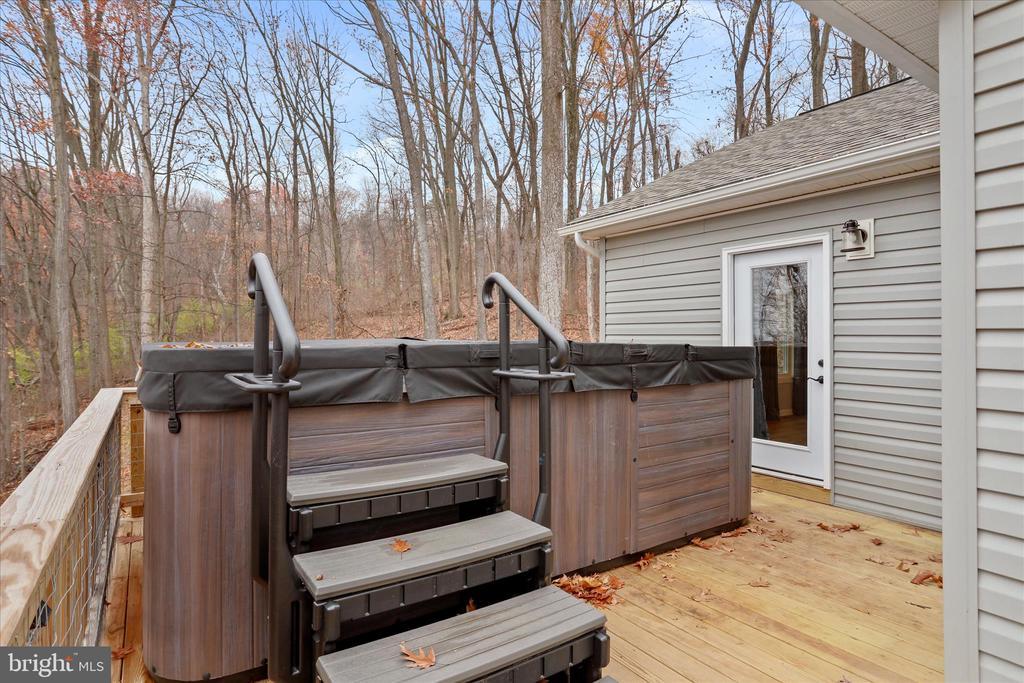 Front Royal, Virginia, 22630, United States, 3 Bedrooms Bedrooms, ,3 BathroomsBathrooms,Residential,For Sale,1996809