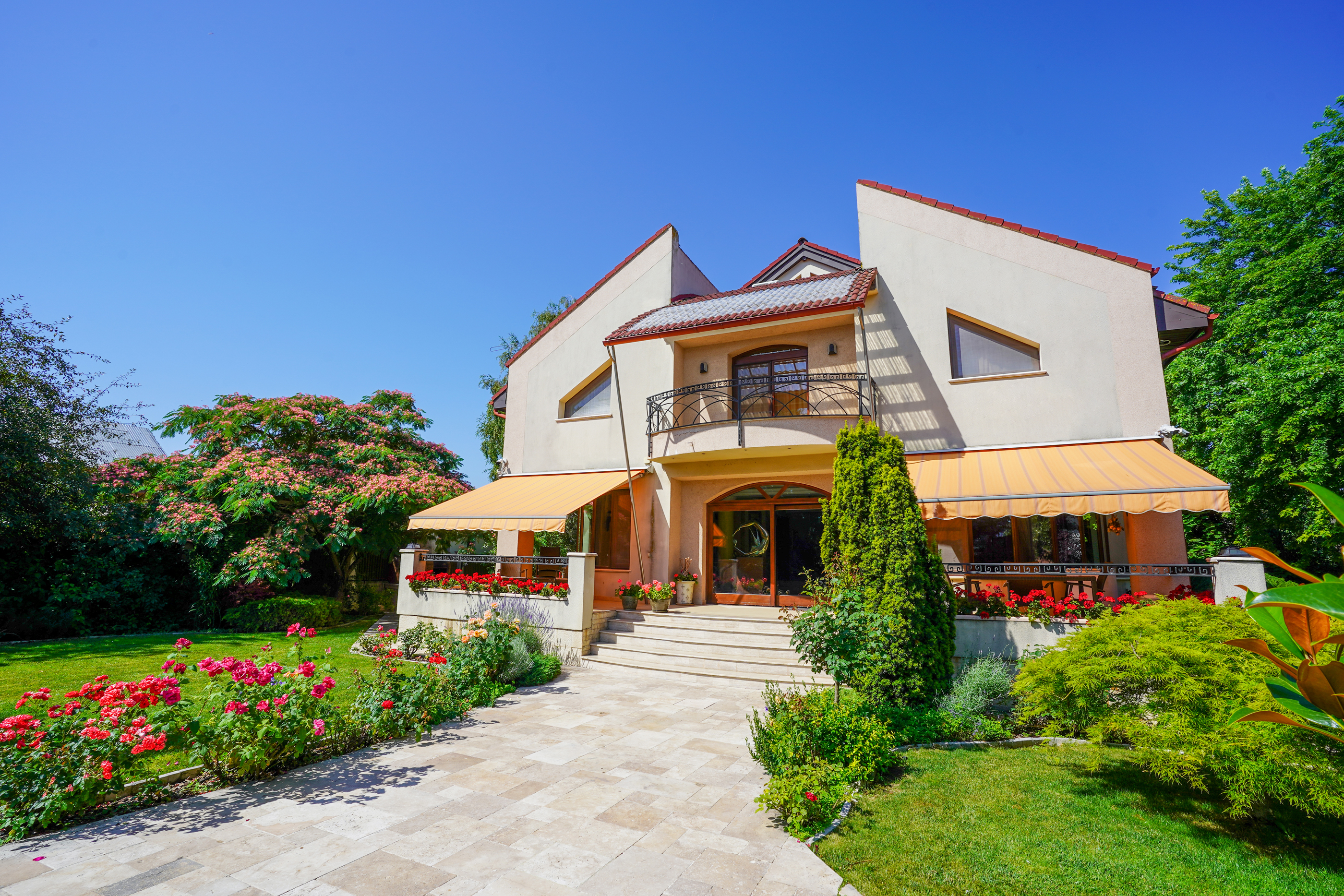  Secluded Villa with Expansive Garden & Pool in Corbeanca - 物件實景