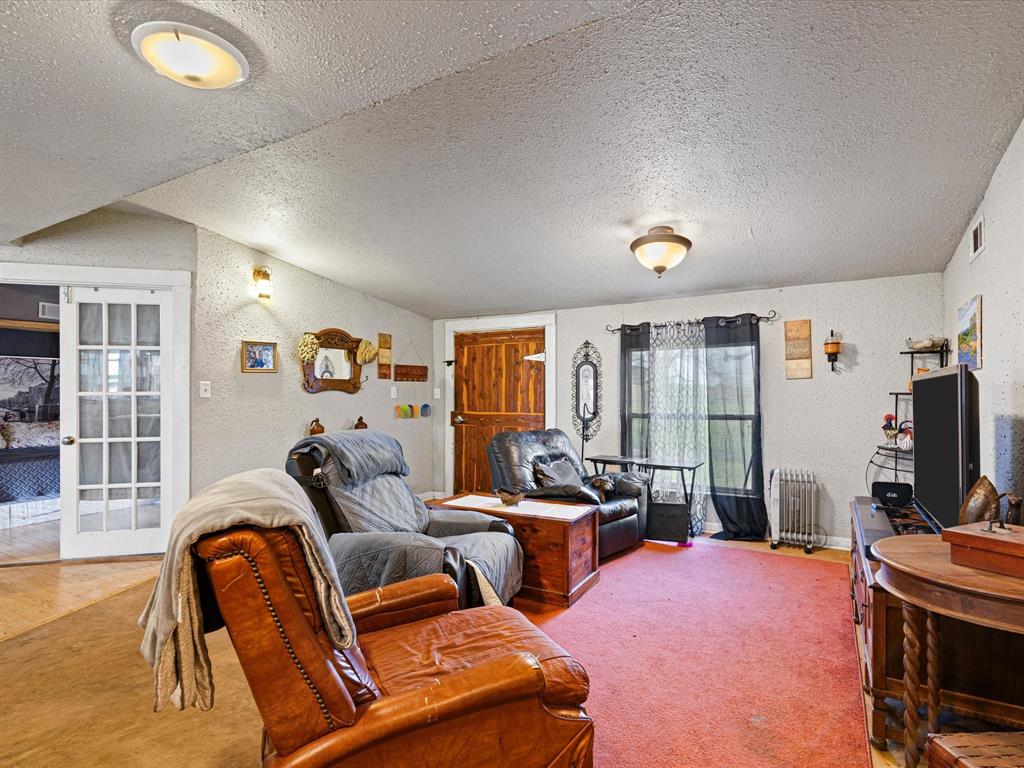 Ennis, Texas, 75119, United States, 3 Bedrooms Bedrooms, ,3 BathroomsBathrooms,Residential,For Sale,1928326