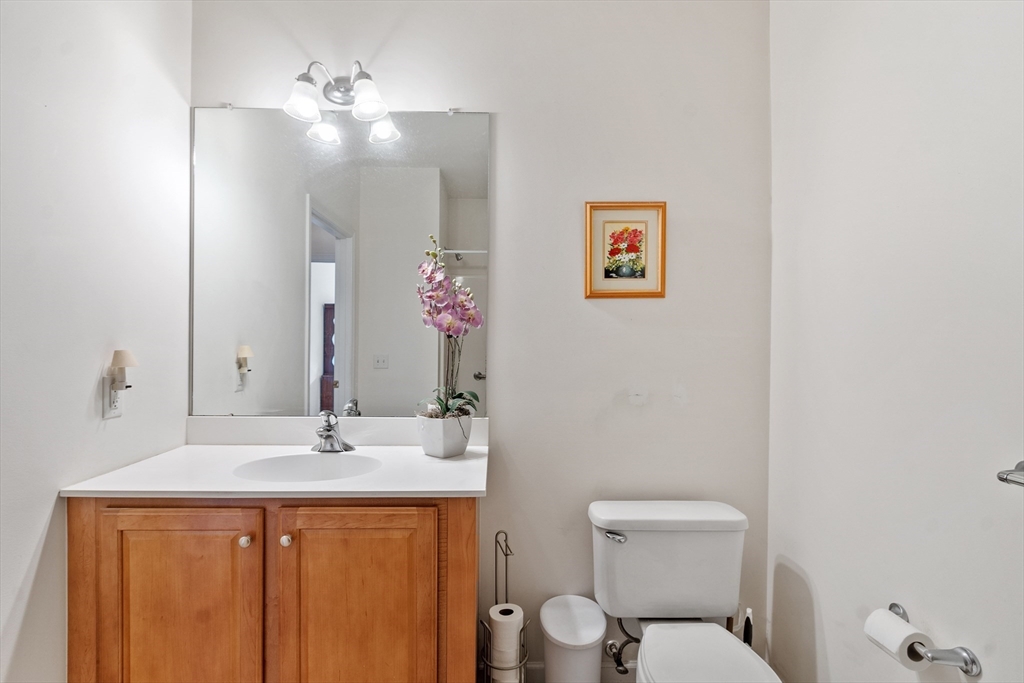 Andover, Massachusetts, 01810, United States, 2 Bedrooms Bedrooms, ,1 BathroomBathrooms,Residential,For Sale,1950822