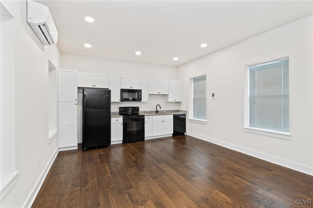 Allentown City, Pennsylvania, 18109, United States, 5 Bedrooms Bedrooms, ,5 BathroomsBathrooms,Residential,For Sale,1759200
