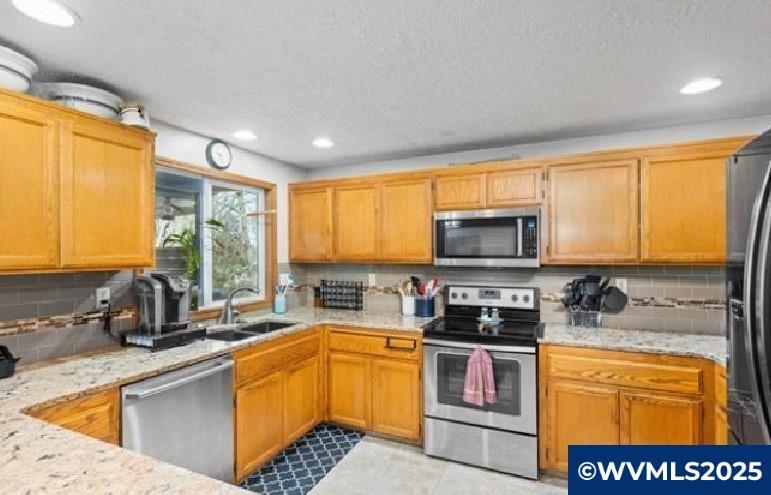 Salem, Oregon, 97306, United States, 5 Bedrooms Bedrooms, ,3 BathroomsBathrooms,Residential,For Sale,1699084