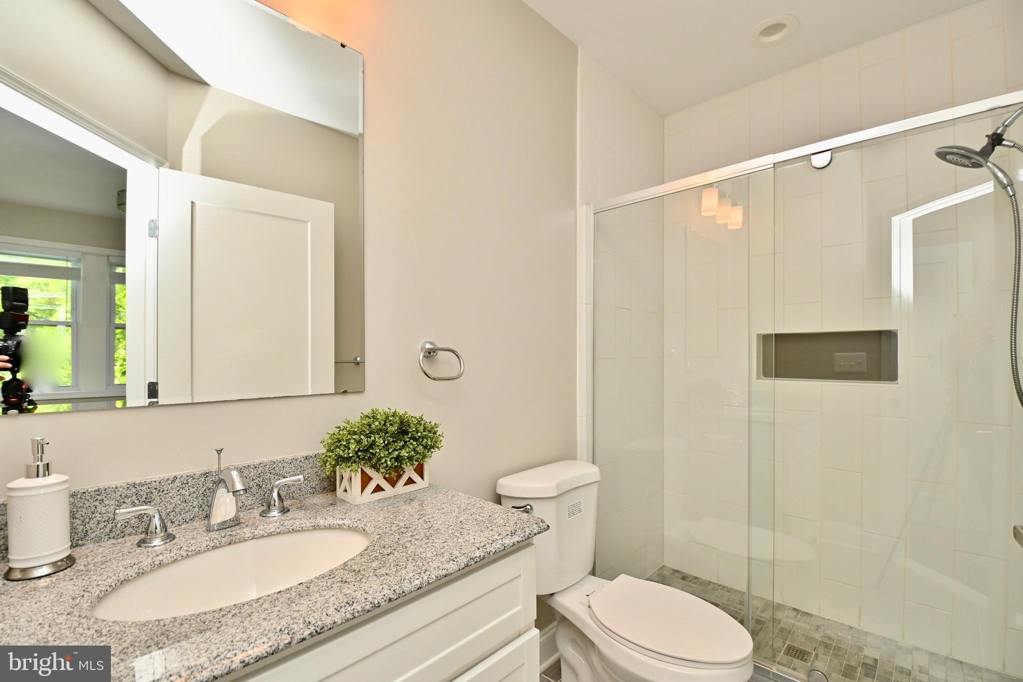Washington, District of Columbia, 20002, United States, 3 Bedrooms Bedrooms, ,4 BathroomsBathrooms,Residential,For Sale,1931159