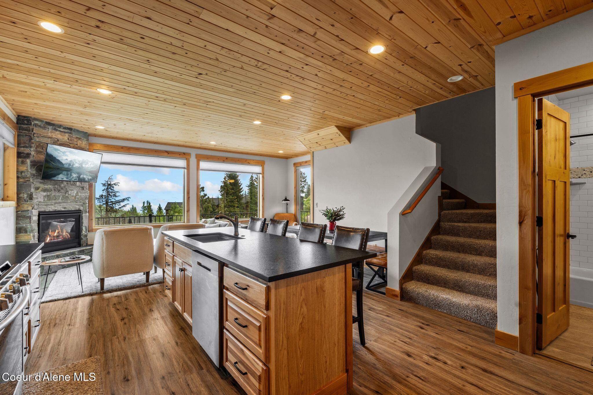 Sandpoint, Idaho, 83864, United States, 3 Bedrooms Bedrooms, ,3 BathroomsBathrooms,Residential,For Sale,1894320