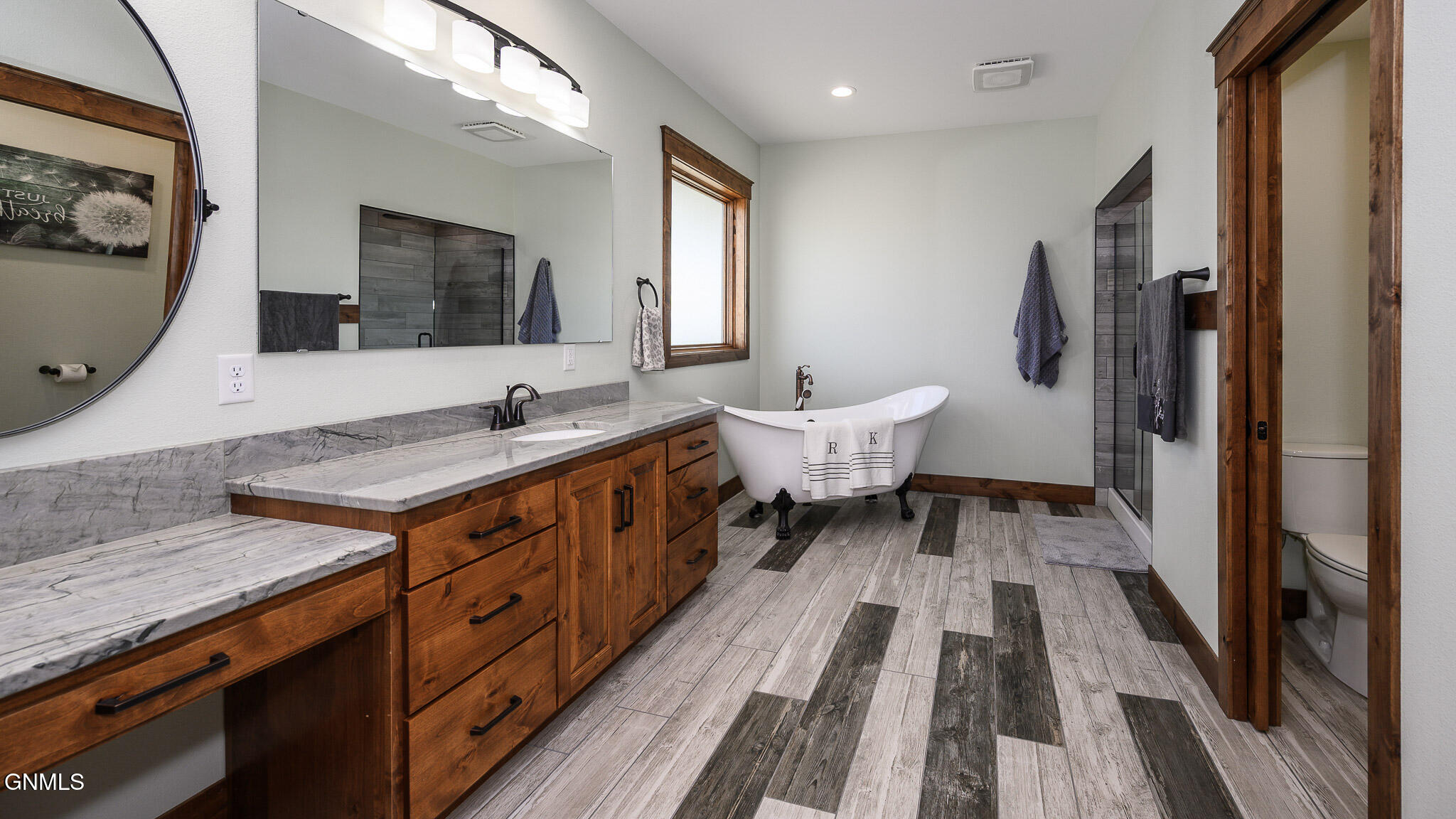 Bismarck, North Dakota, 58503, United States, 3 Bedrooms Bedrooms, ,3 BathroomsBathrooms,Residential,For Sale,1995468